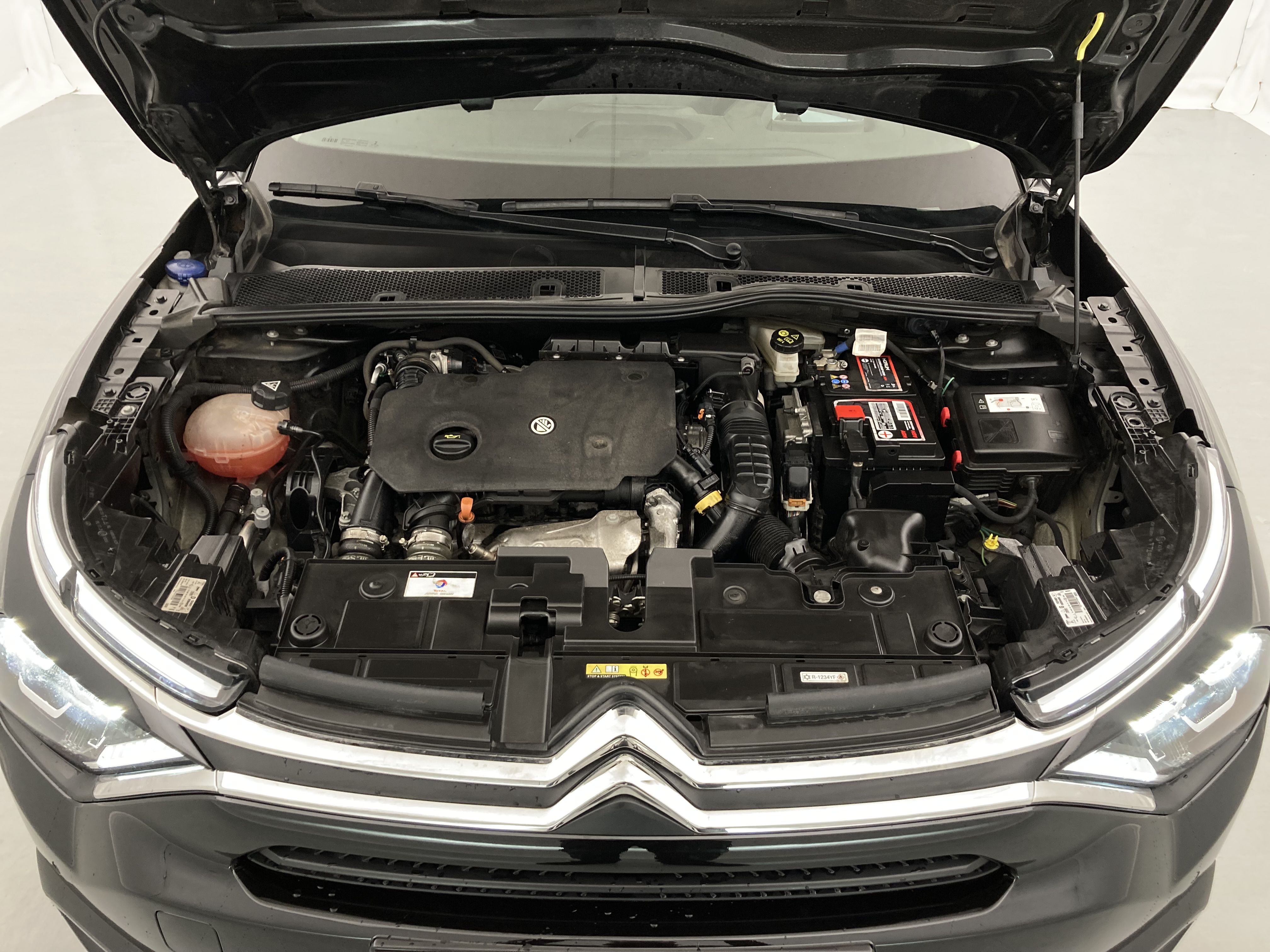 citroen c4 shine 1.5 BLUEHDI 130 EAT 2022 negro perla 28