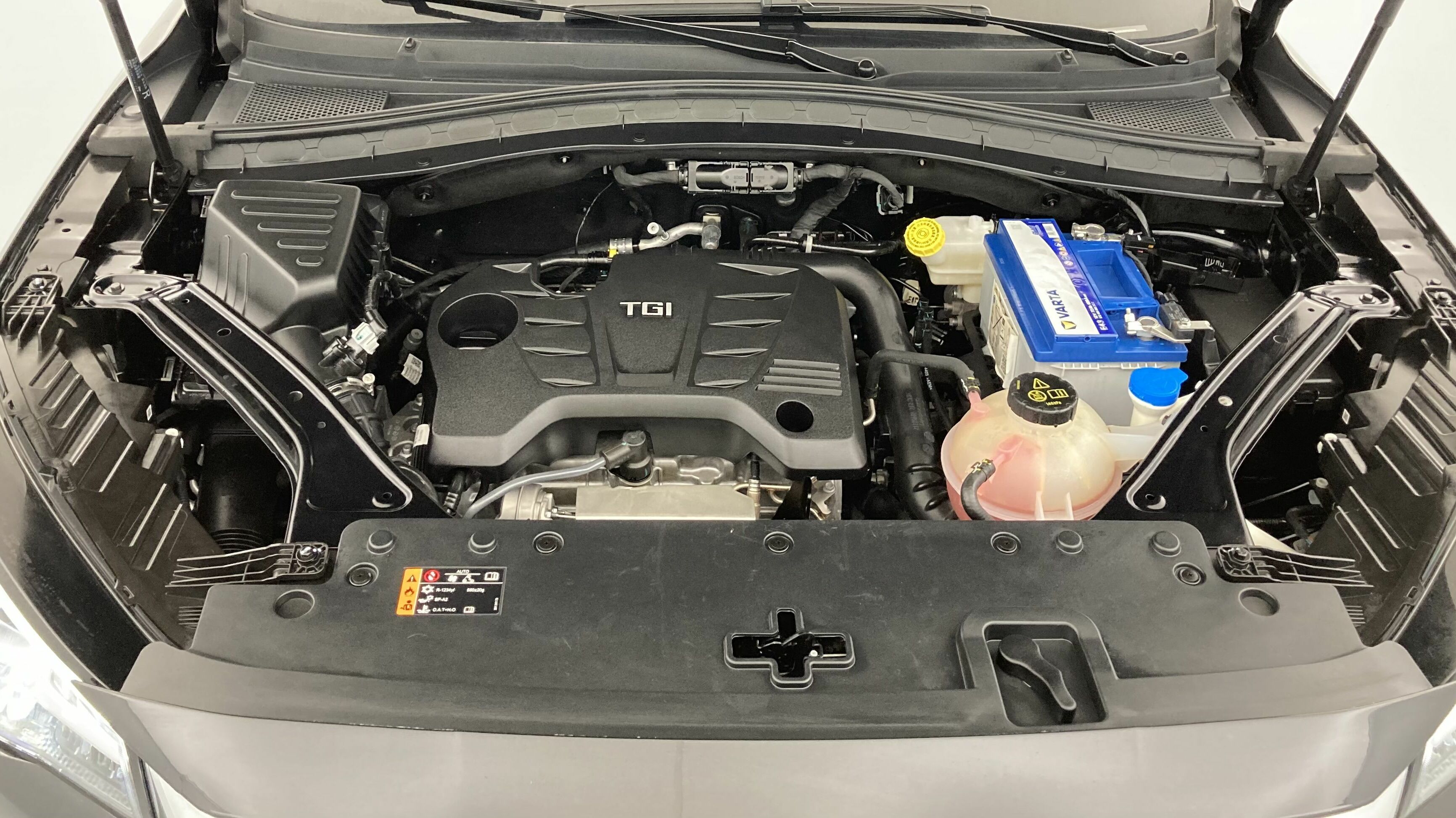 mg hs luxury 1.5 T-GDI 162 AT 2023 black 26