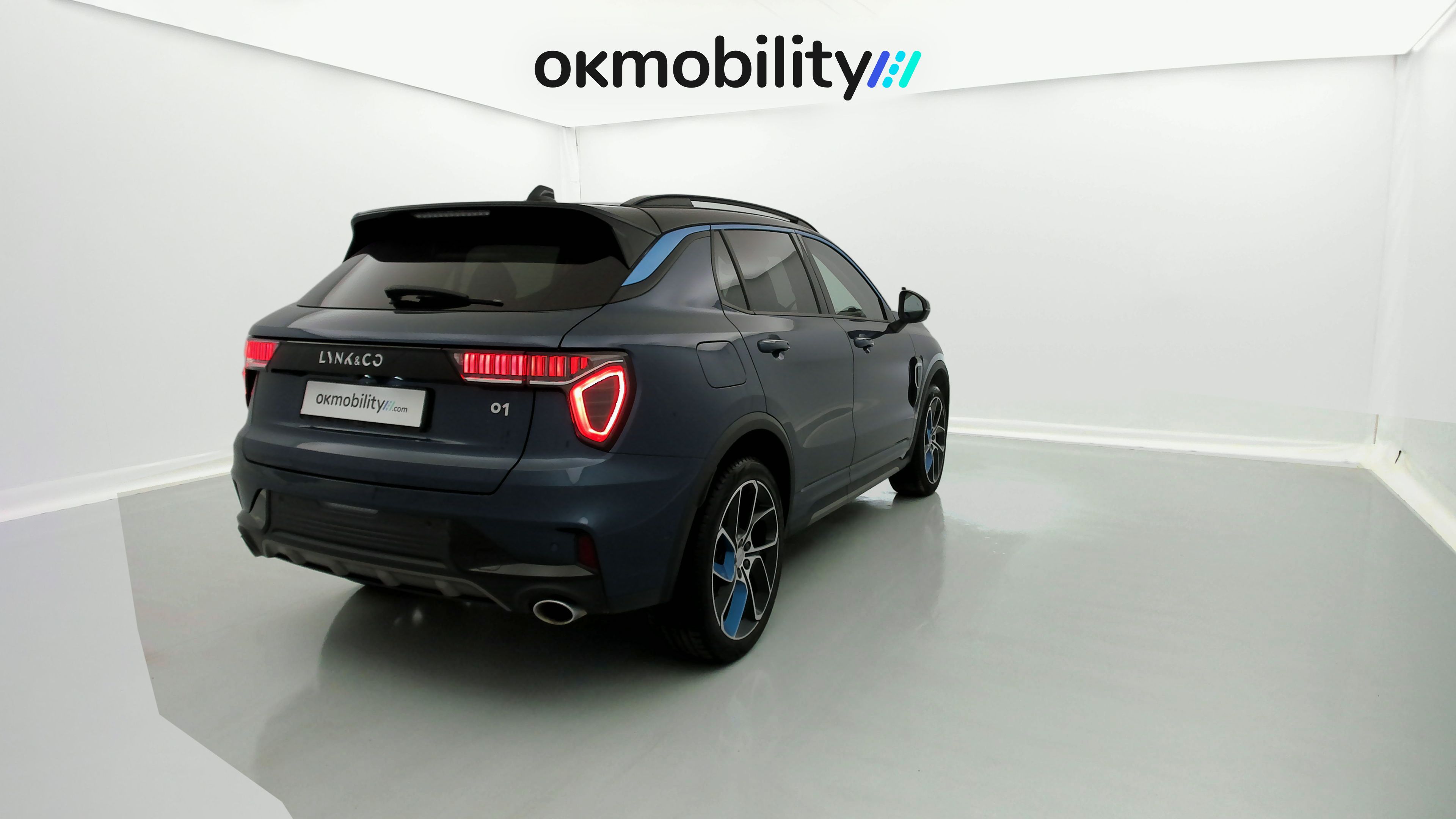 lynk&co 1 nv 1.5 PHEV 261 2022 blue 12