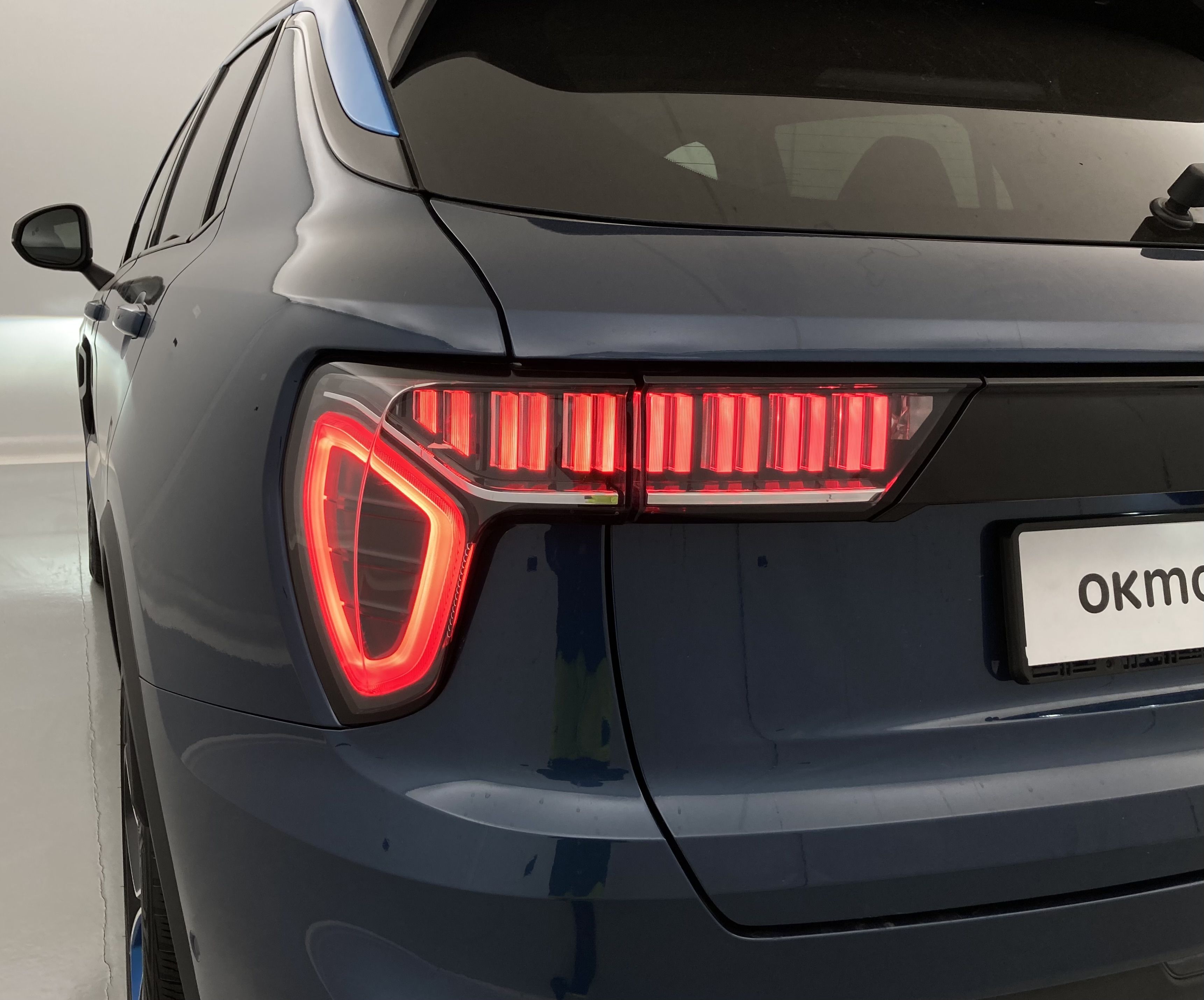 lynk&co 1 nv 1.5 PHEV 261 2022 blue 15