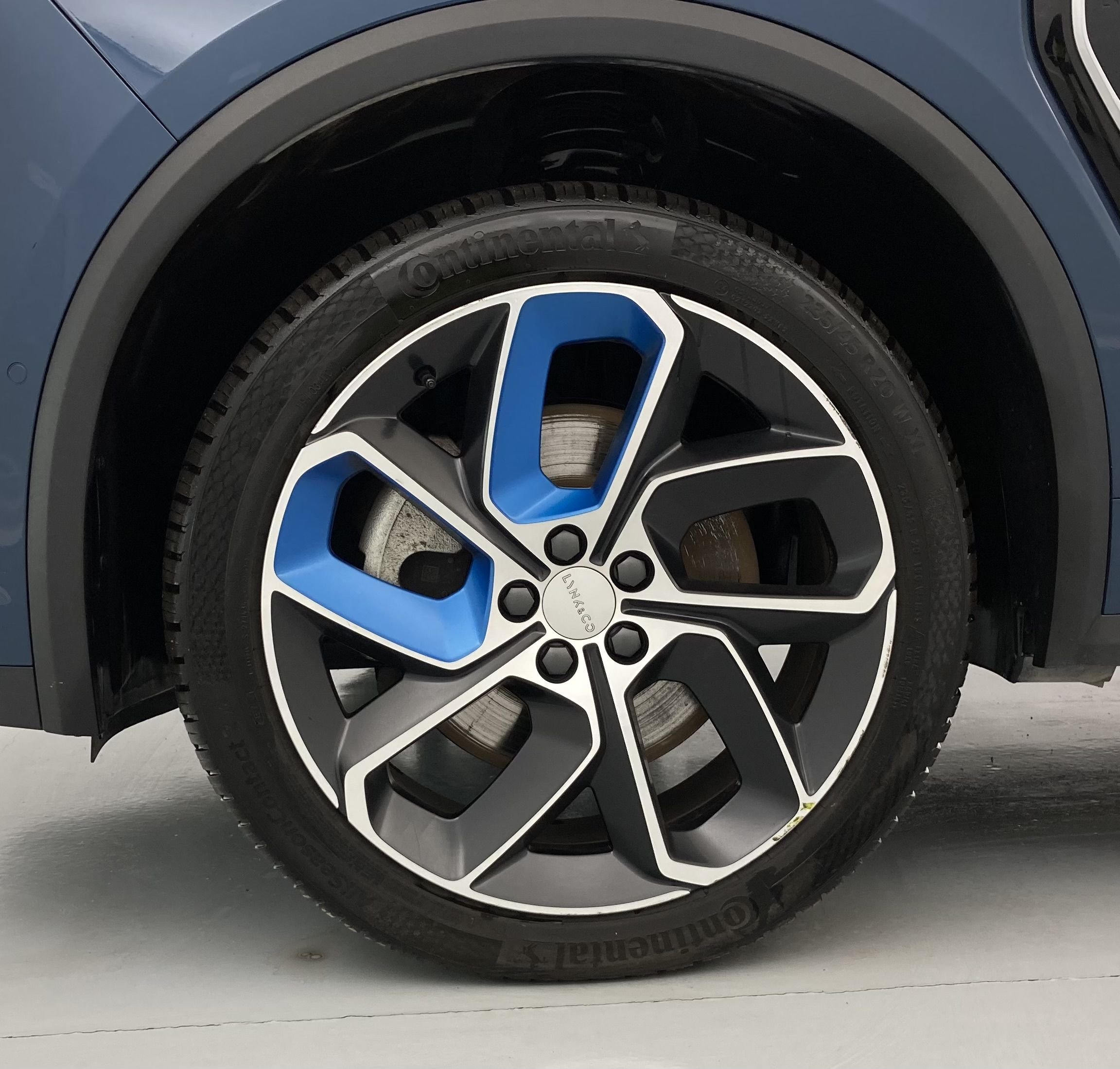 lynk&co 1 nv 1.5 PHEV 261 2022 blue 28