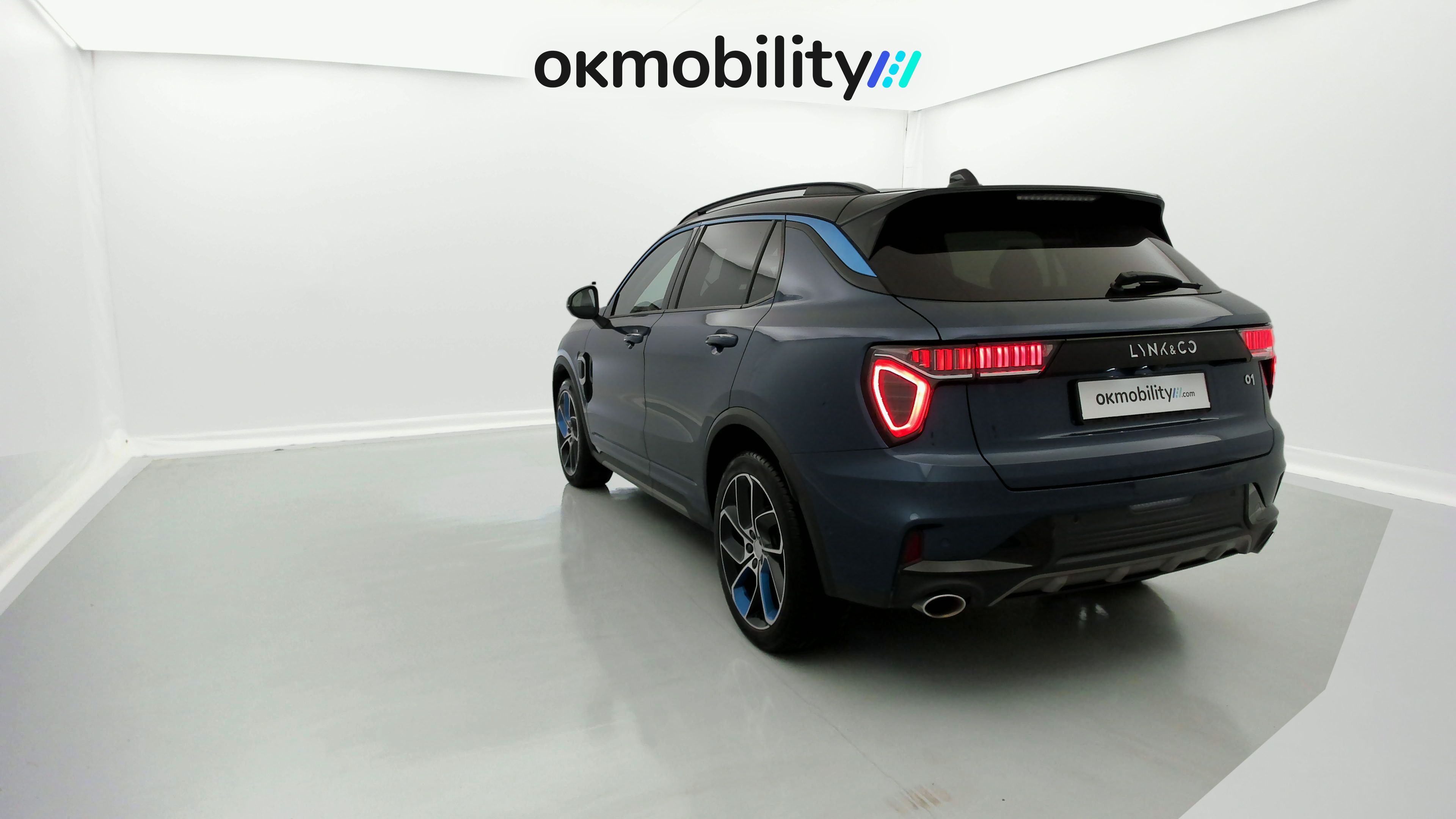 lynk&co 1 nv 1.5 PHEV 261 2022 blue 10