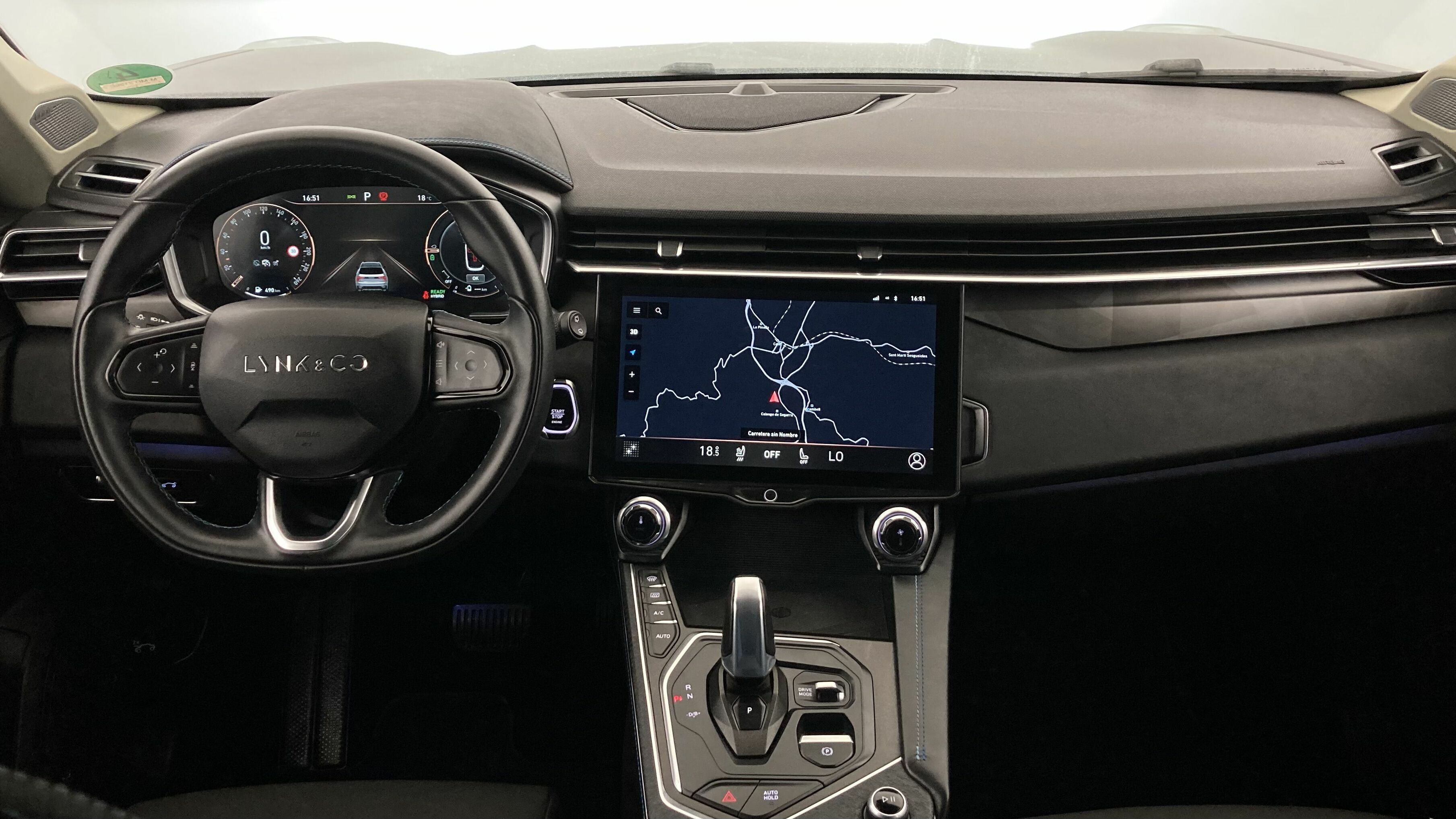 lynk&co 1 nv 1.5 PHEV 261 2022 black 16