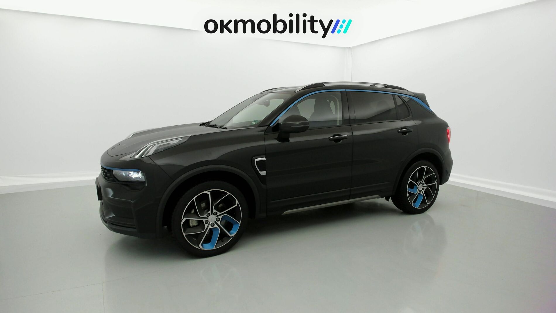 lynk&co 1 nv 1.5 PHEV 261 2022 black 5