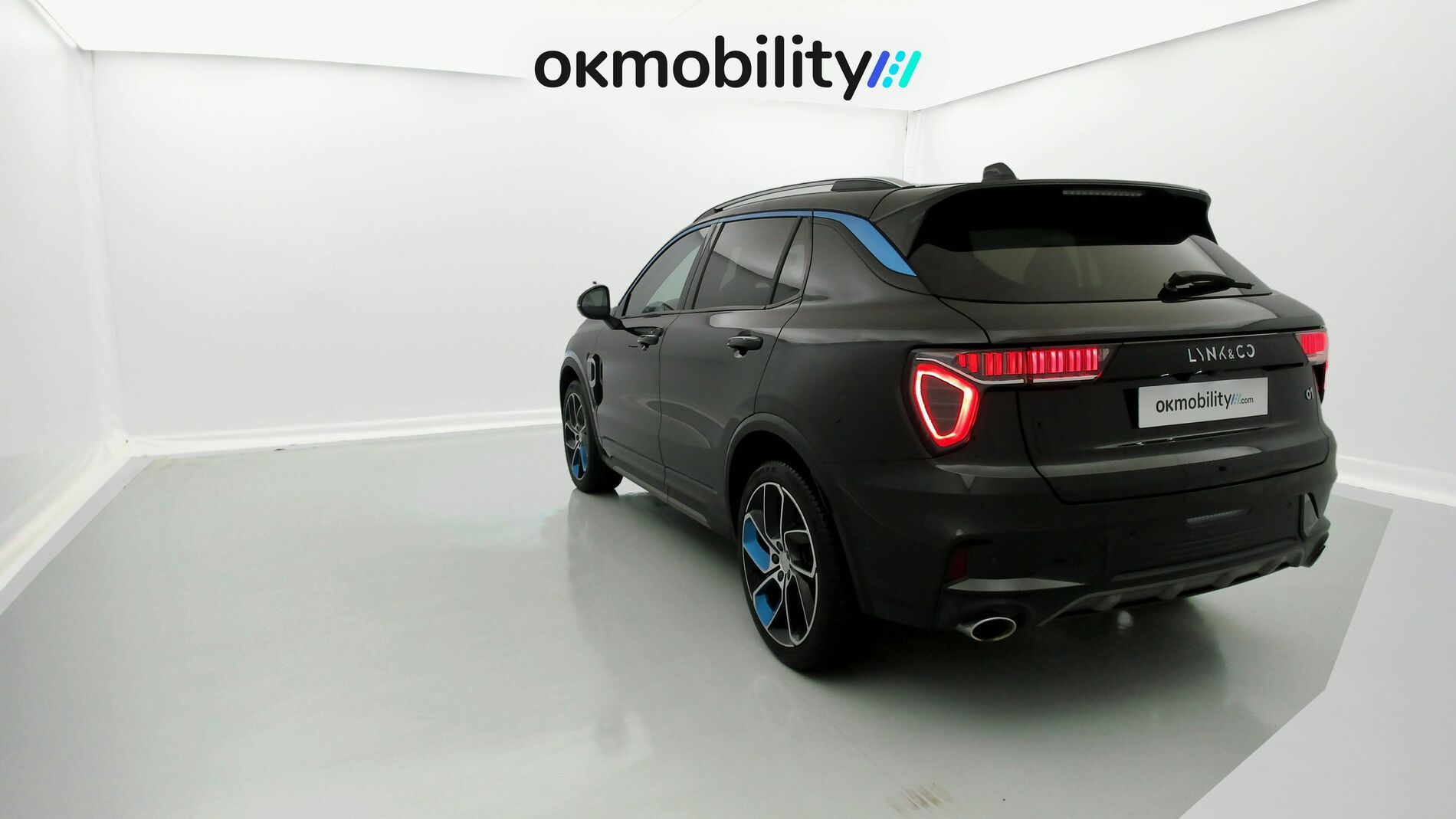 lynk&co 1 nv 1.5 PHEV 261 2022 black 9