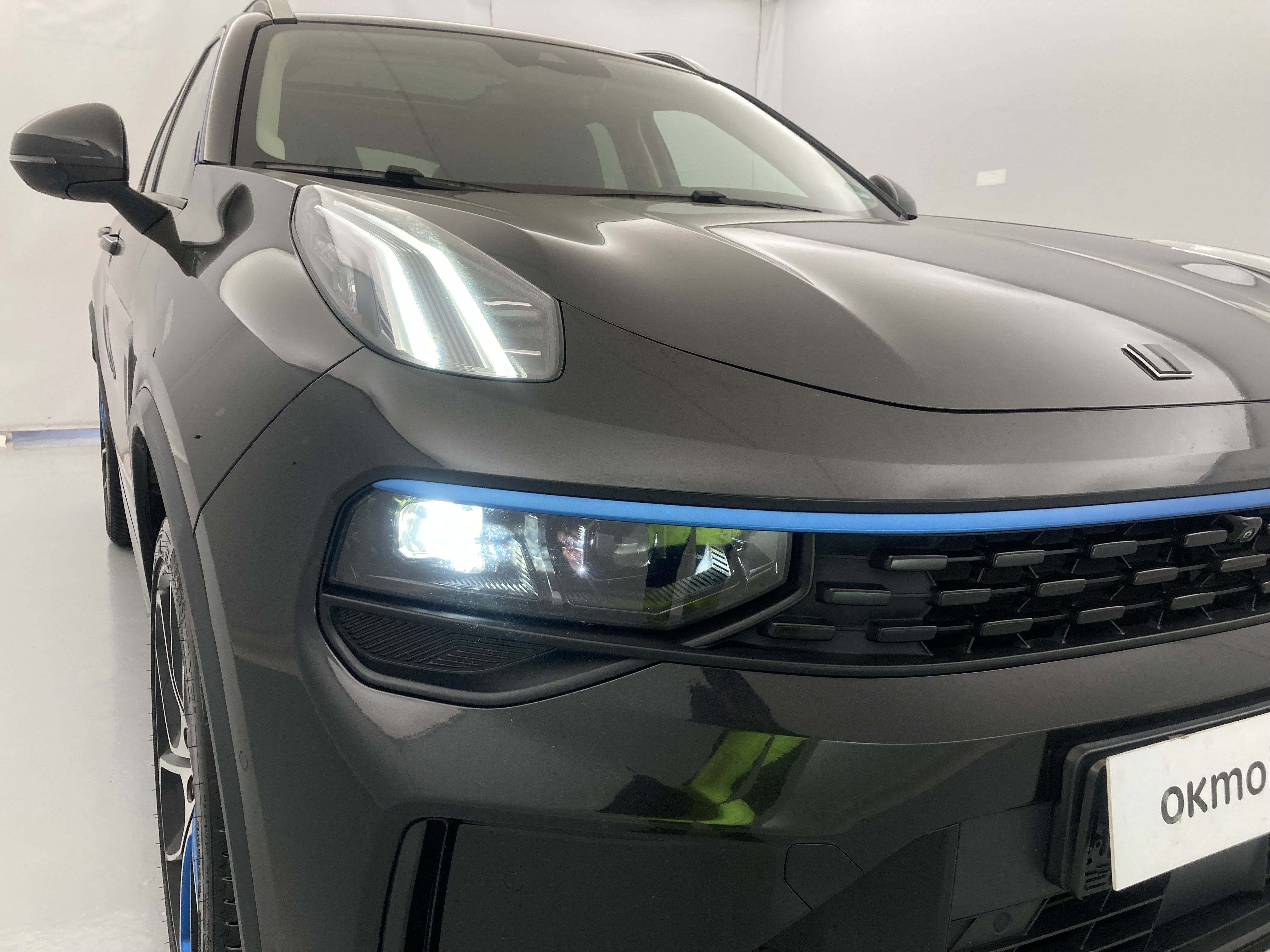 lynk&co 1 nv 1.5 PHEV 261 2022 black 14