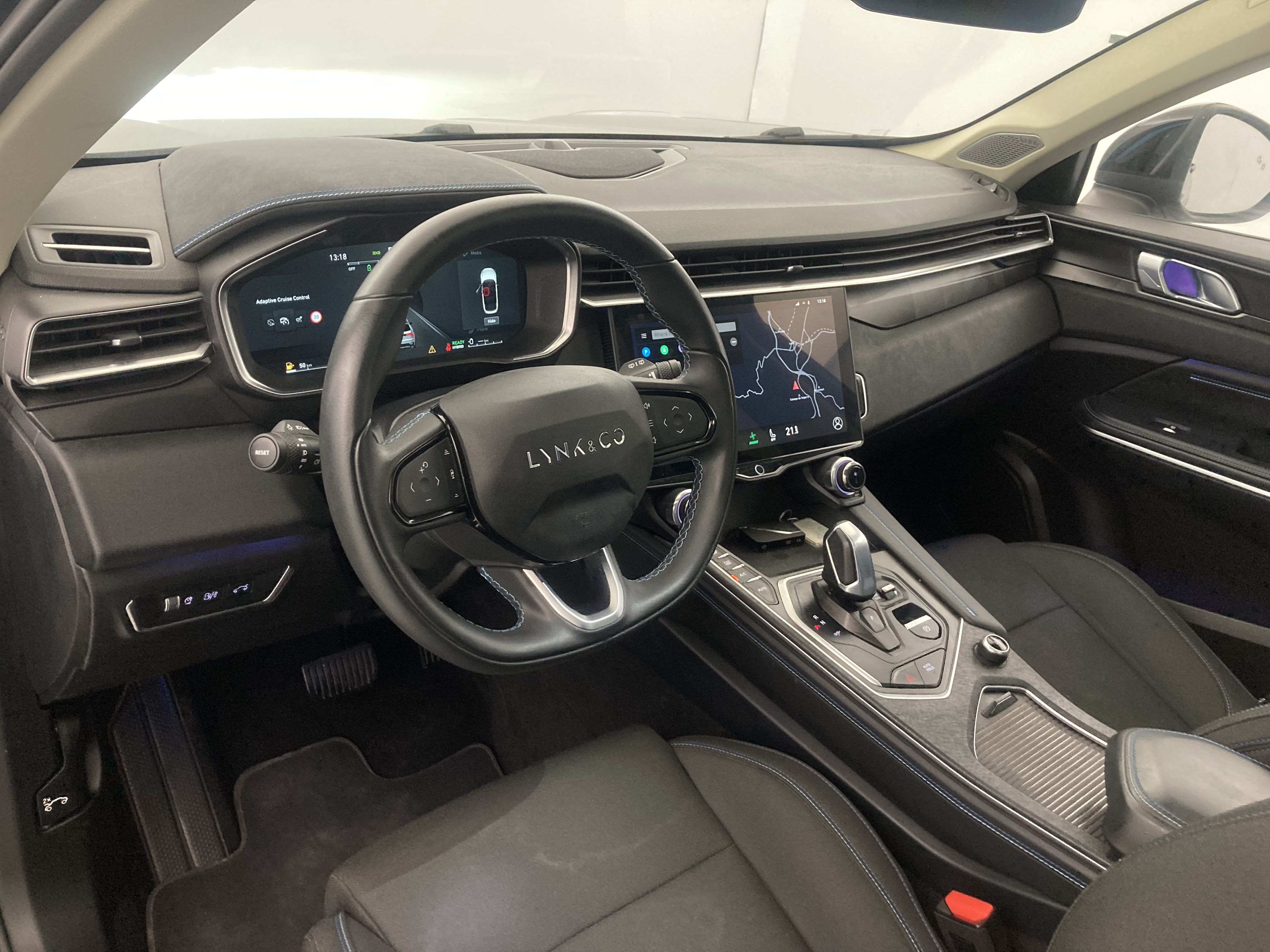 lynk&co 1 nv 1.5 PHEV 261 2022 black 18