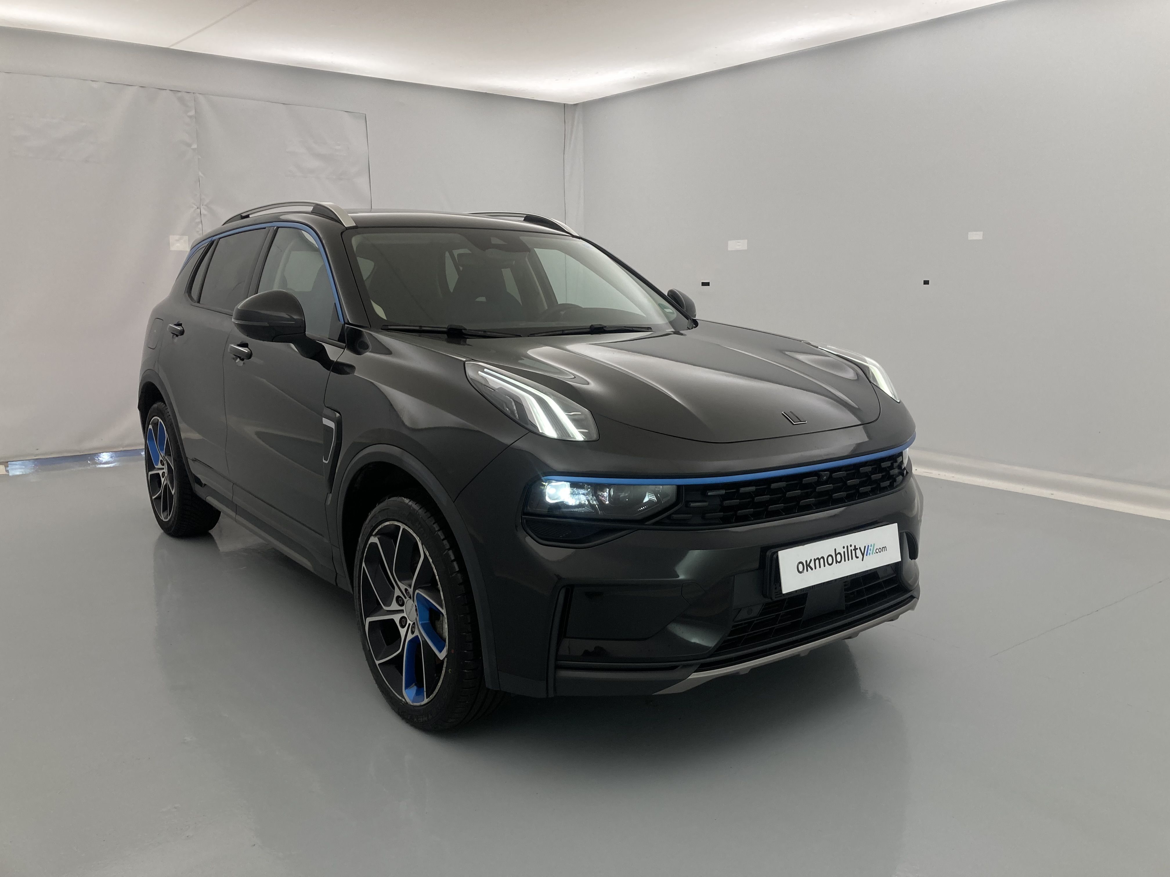 lynk&co 1 nv 1.5 PHEV 261 2022 black 25