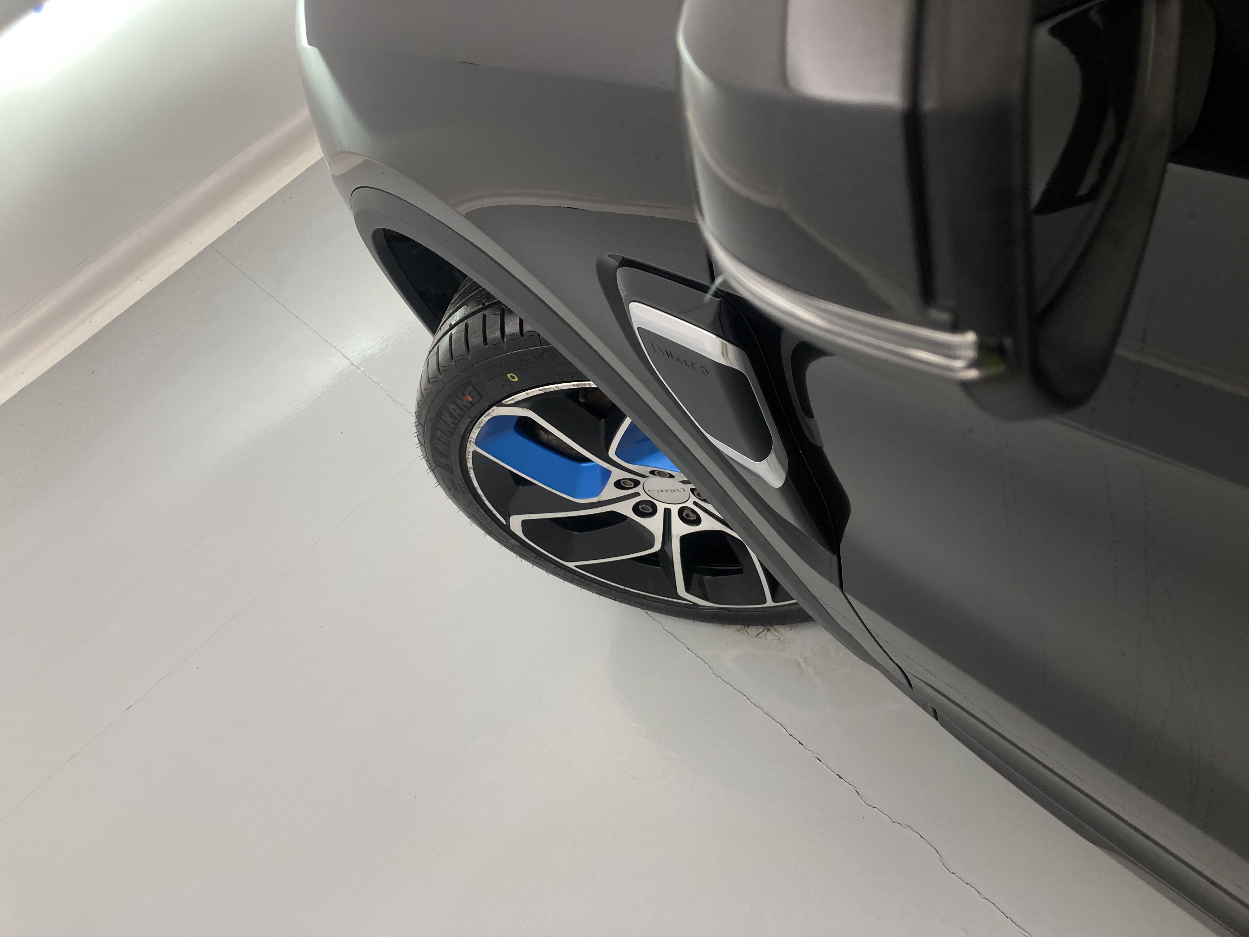 lynk&co 1 nv 1.5 PHEV 261 2022 black 31