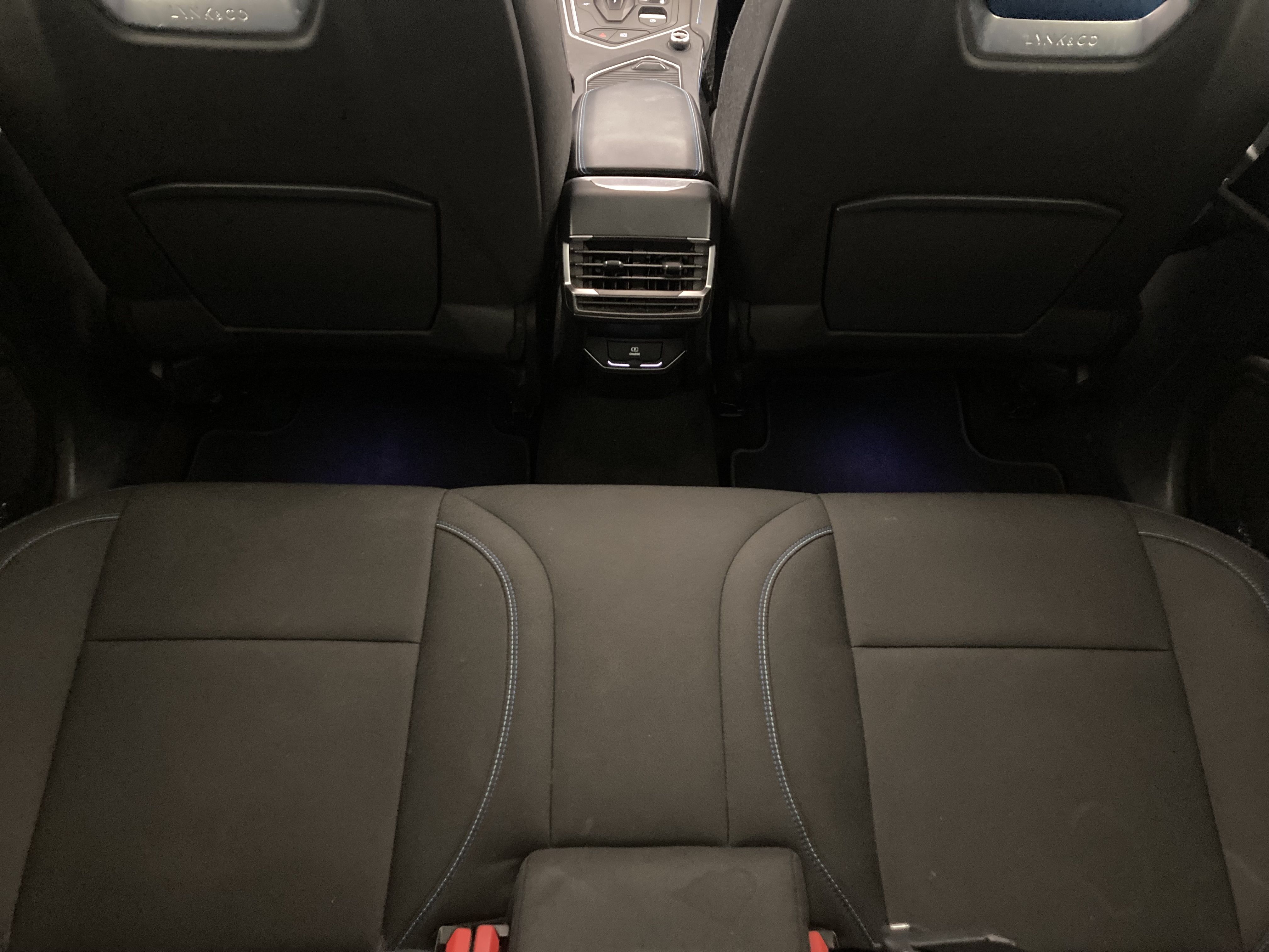 lynk&co 1 nv 1.5 PHEV 261 2022 black 14