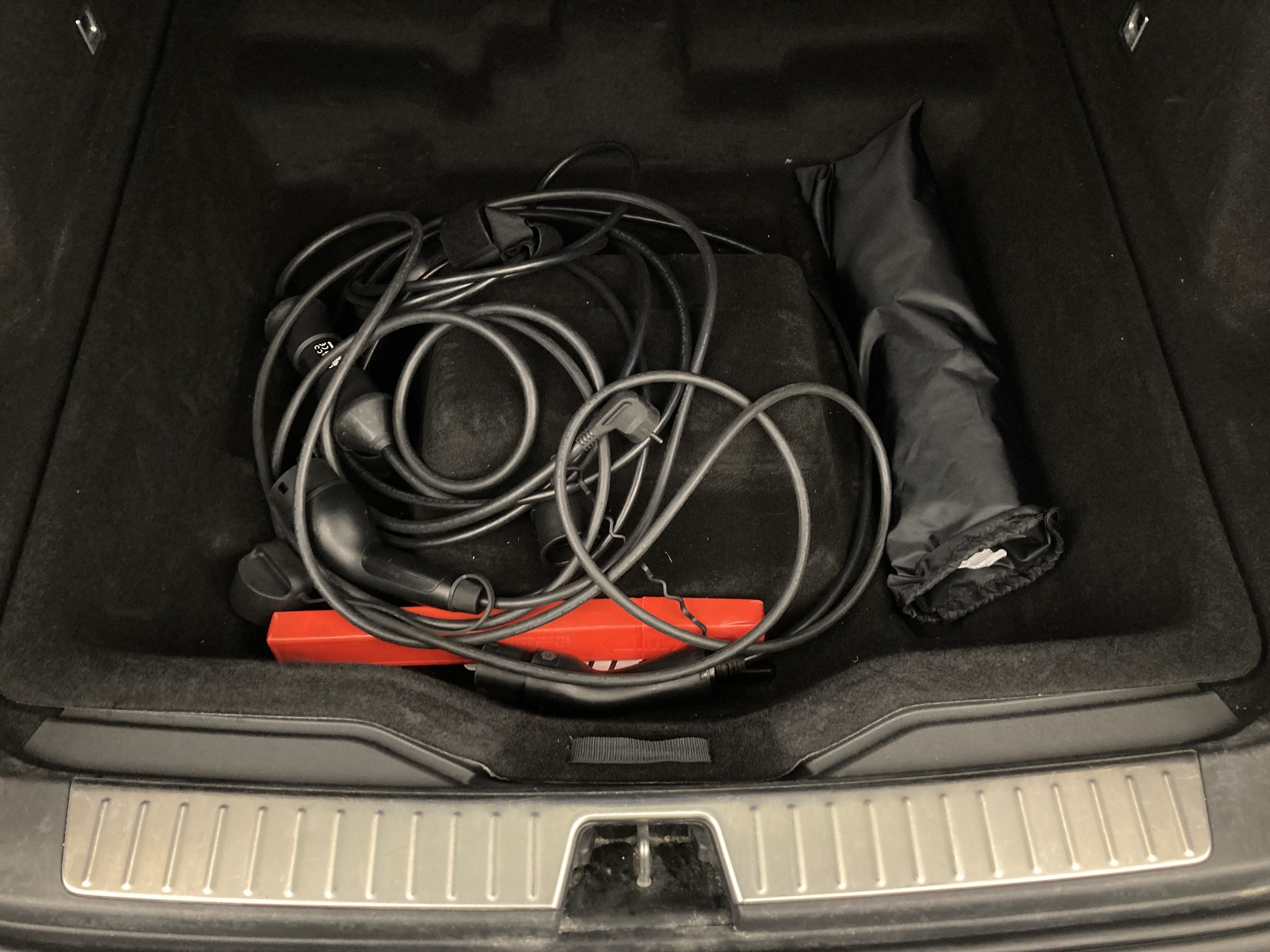 lynk&co 1 nv 1.5 PHEV 261 2022 black 20