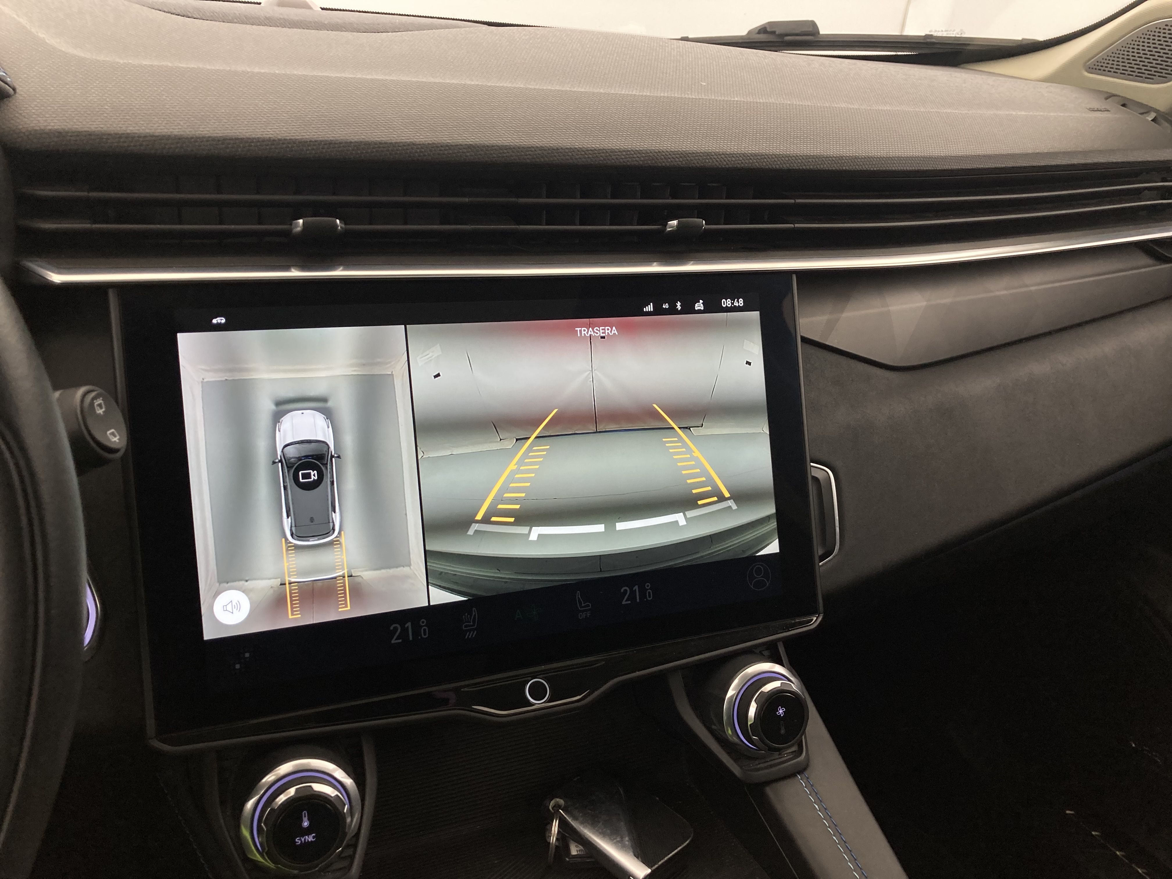 lynk&co 1 nv 1.5 PHEV 261 2022 black 26