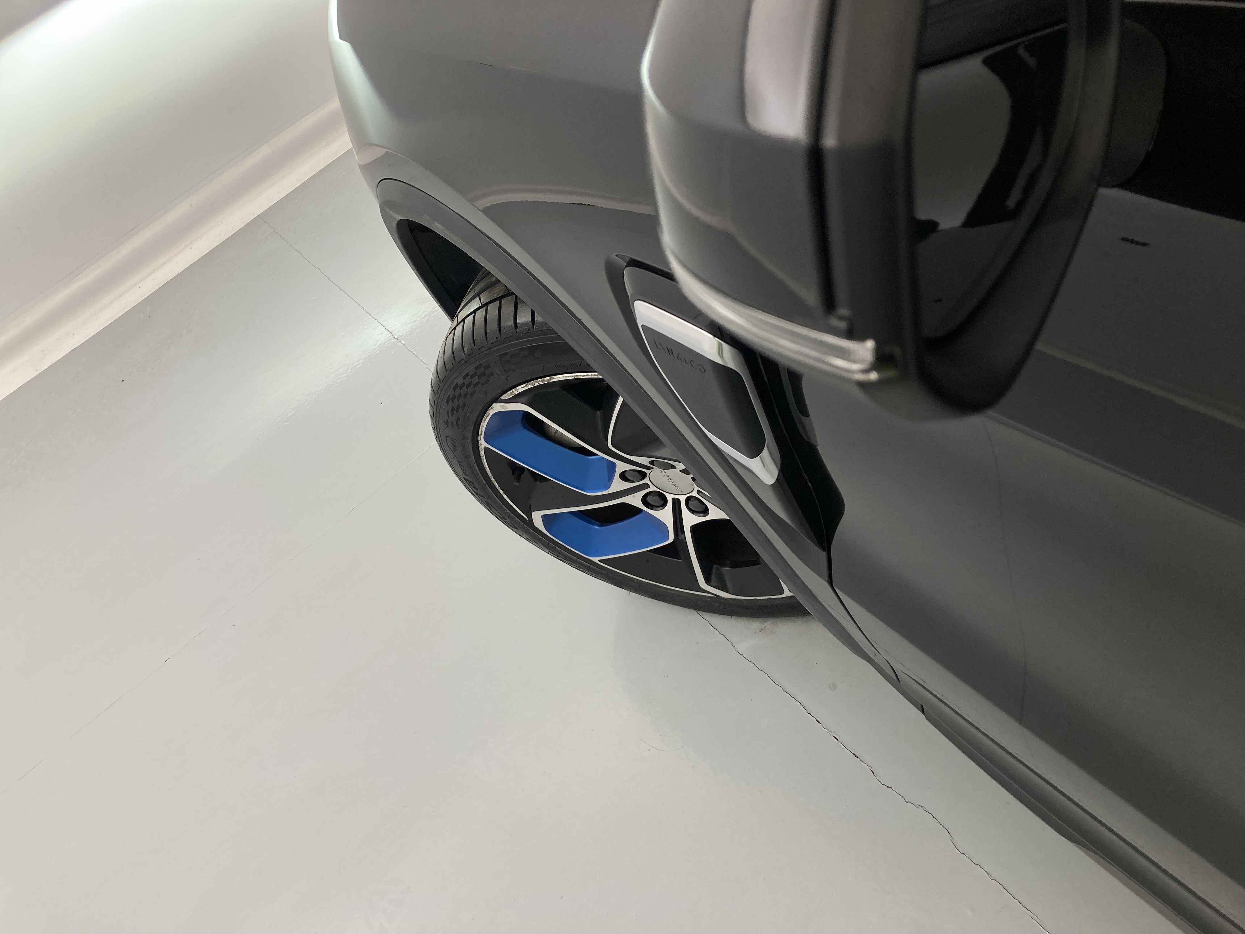 lynk&co 1 nv 1.5 PHEV 261 2022 black 28