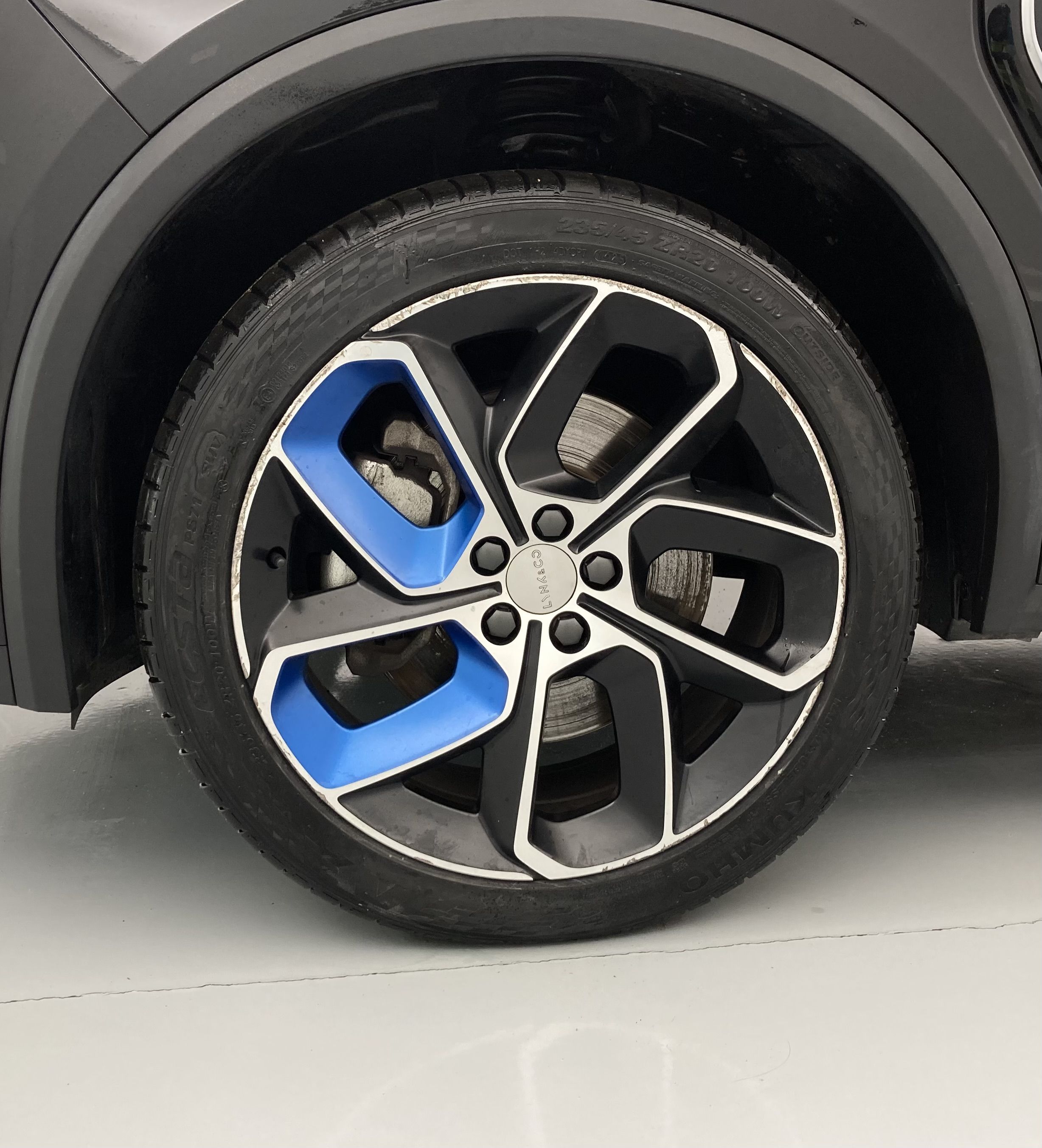 lynk&co 1 nv 1.5 PHEV 261 2022 black 34