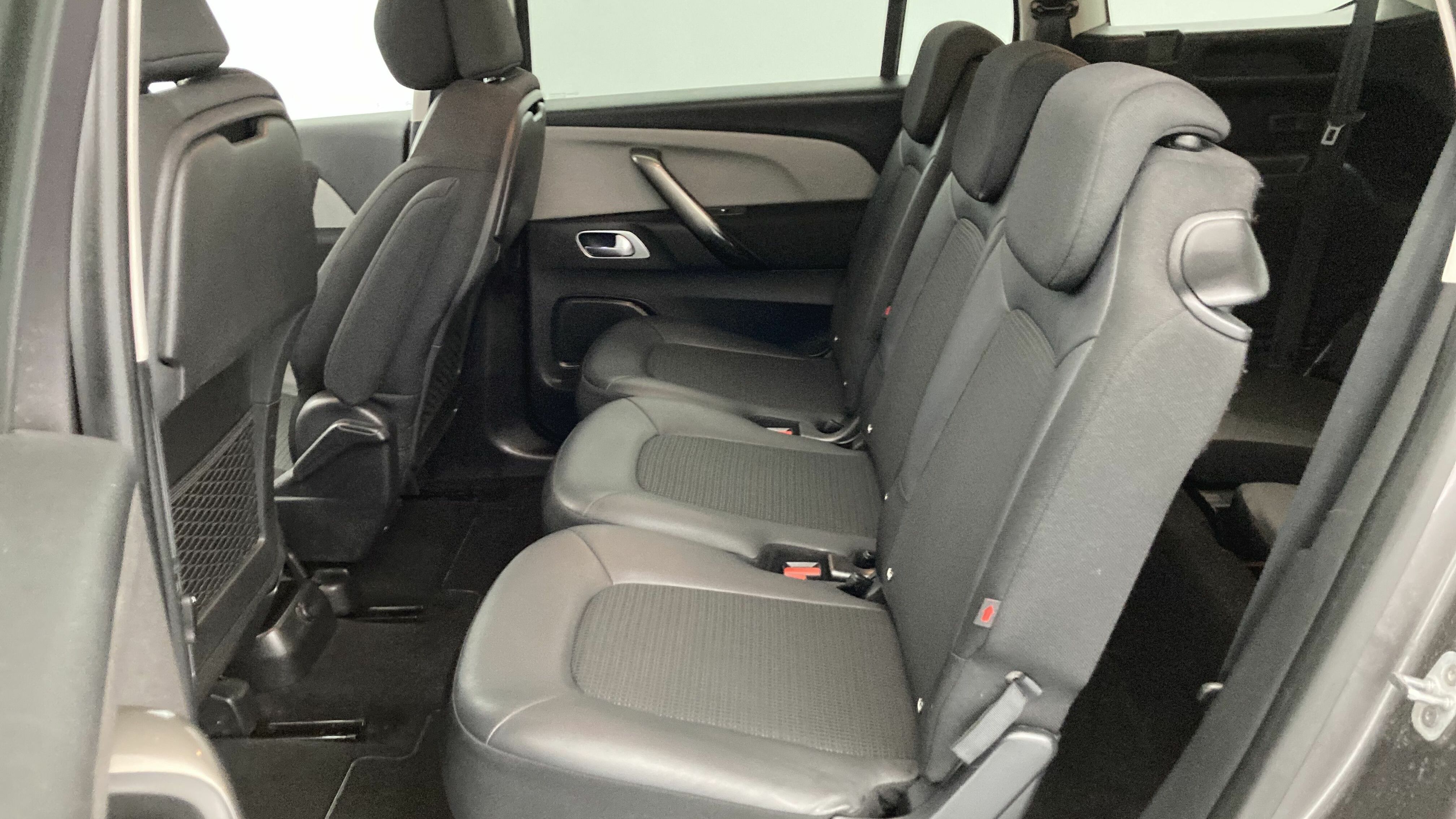 citroen c4 grand spacetourer shine pack 1.5 BLUEHDI 130 EAT 2021 platinum-grau 20