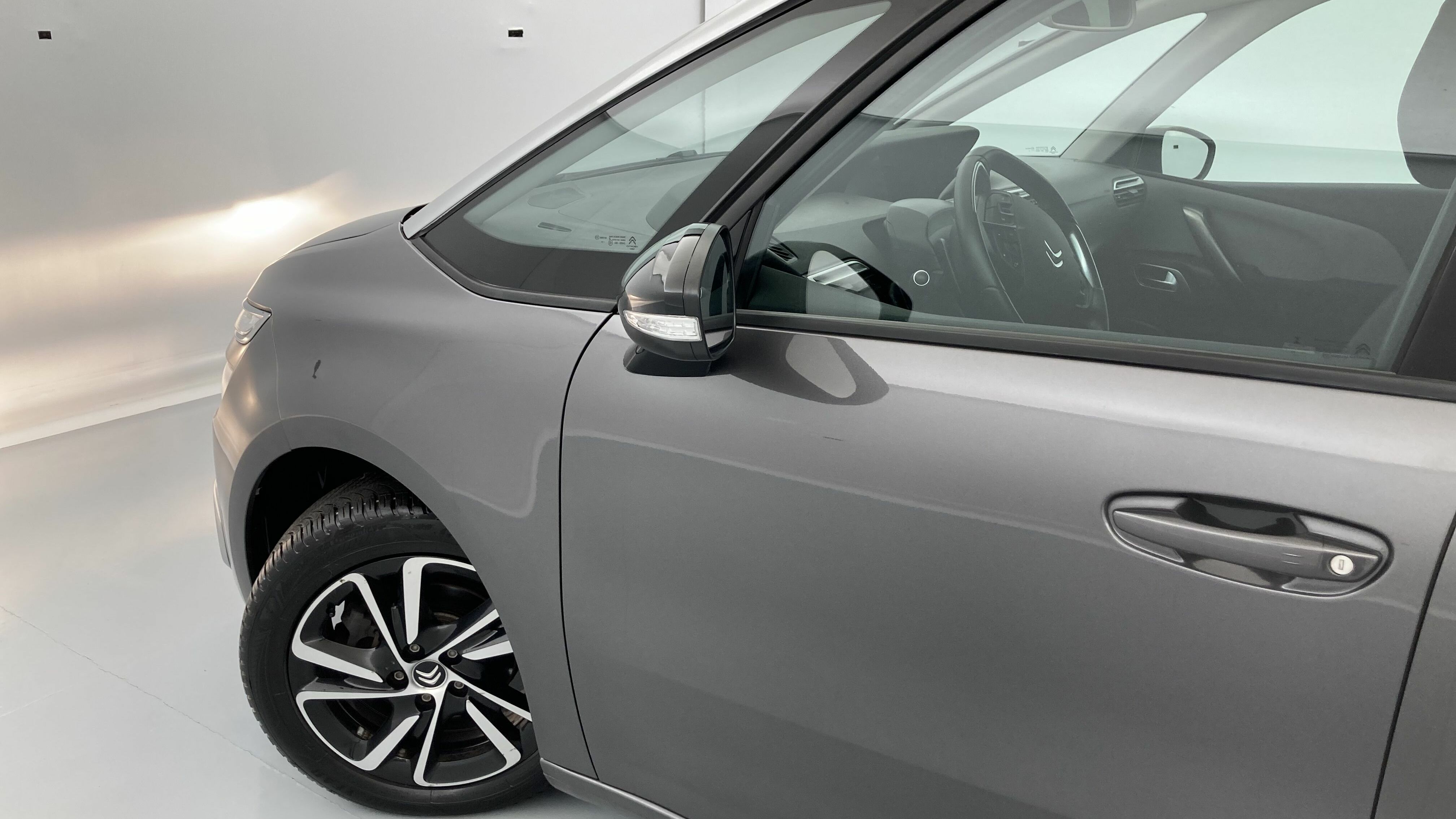 citroen c4 grand spacetourer shine pack 1.5 BLUEHDI 130 EAT 2021 platinum-grau 27