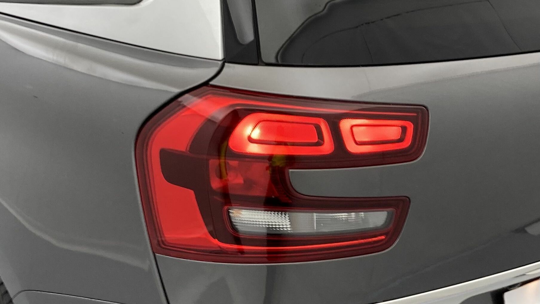 citroen c4 grand spacetourer shine pack 1.5 BLUEHDI 130 EAT 2021 platinum-grau 29