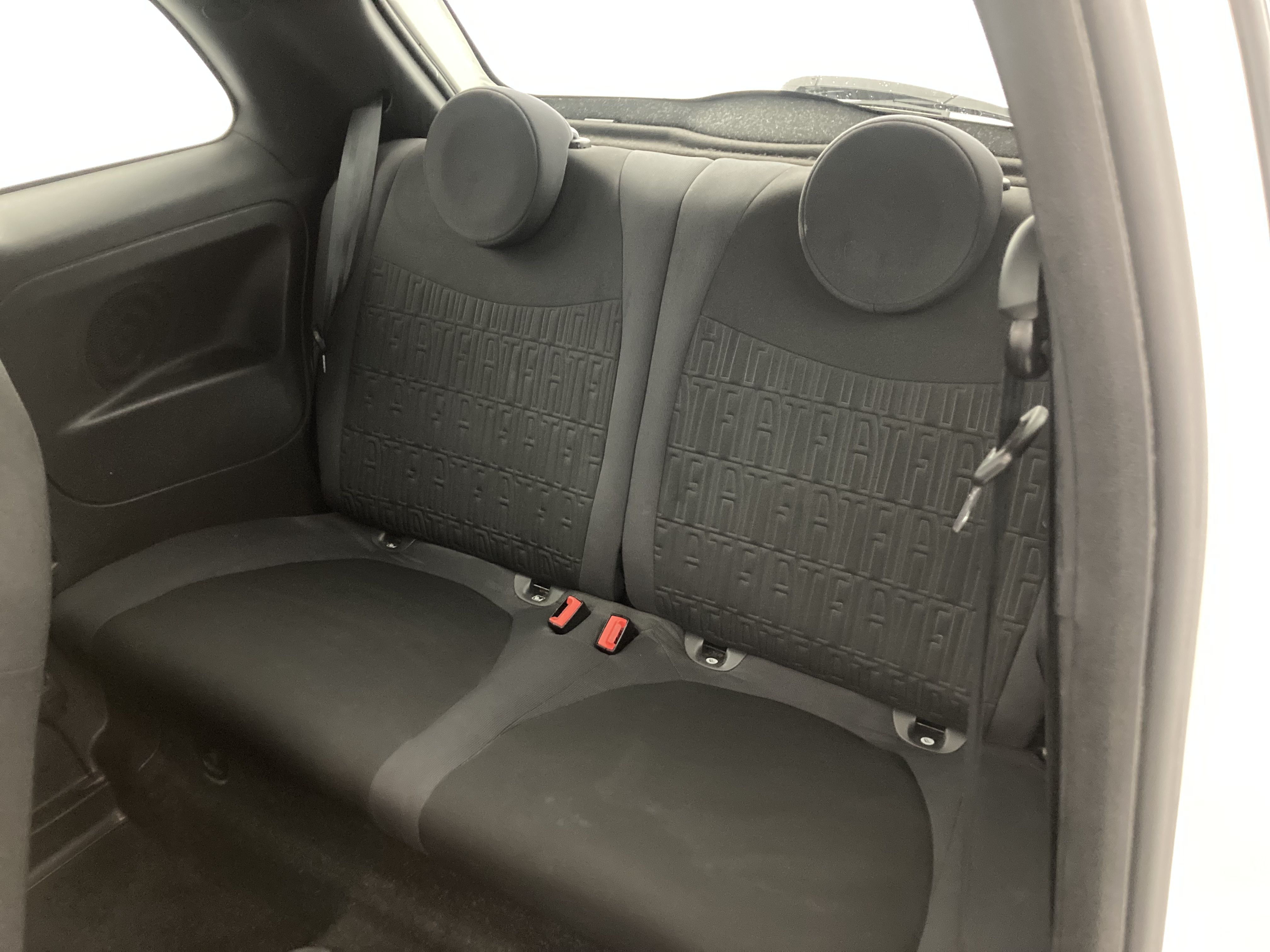 fiat 500 red 1.0 HYBRID 70 MHEV 2023 blanco gelato 23