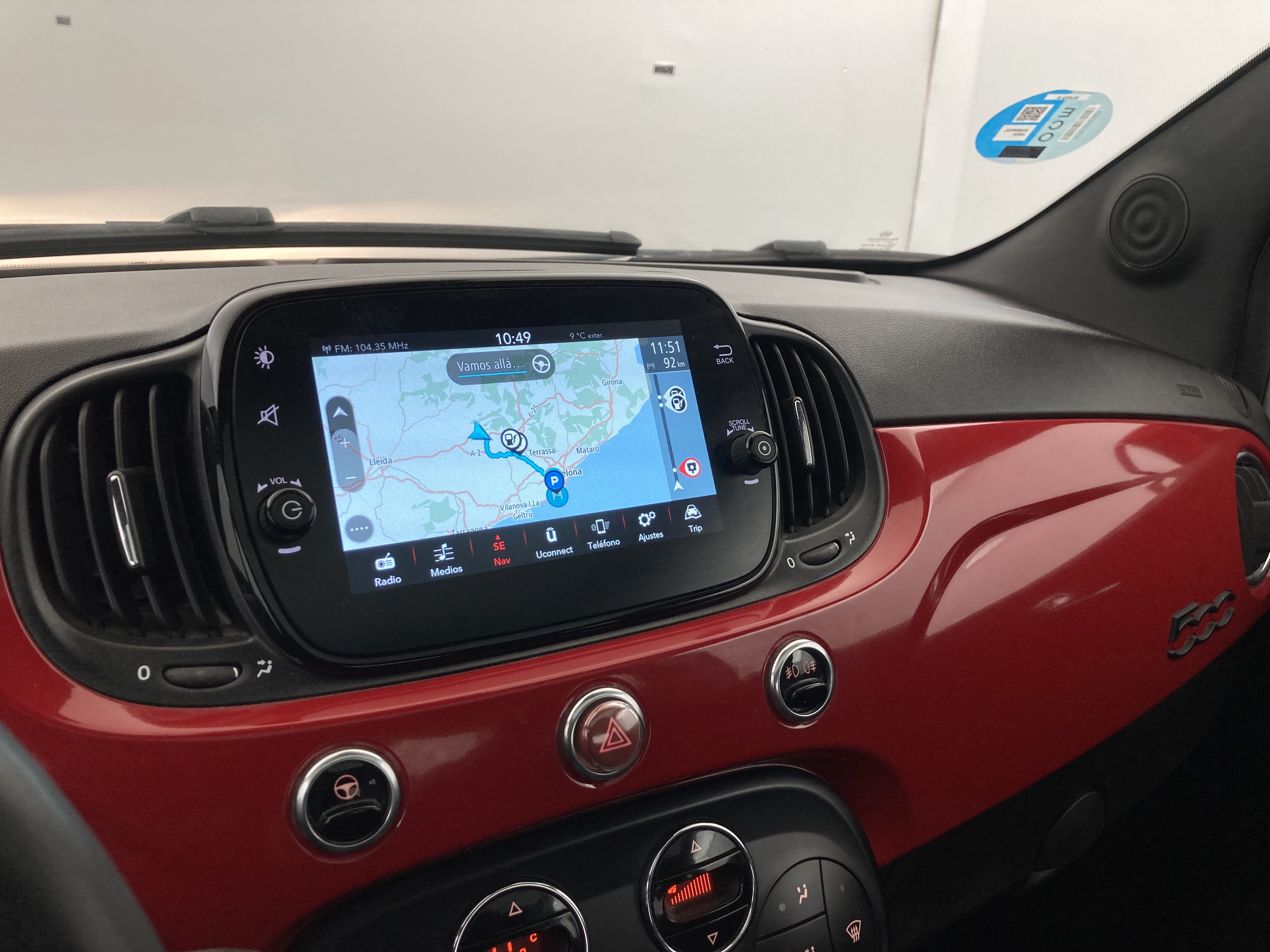 fiat 500 red 1.0 HYBRID 70 MHEV 2023 blanco gelato 28