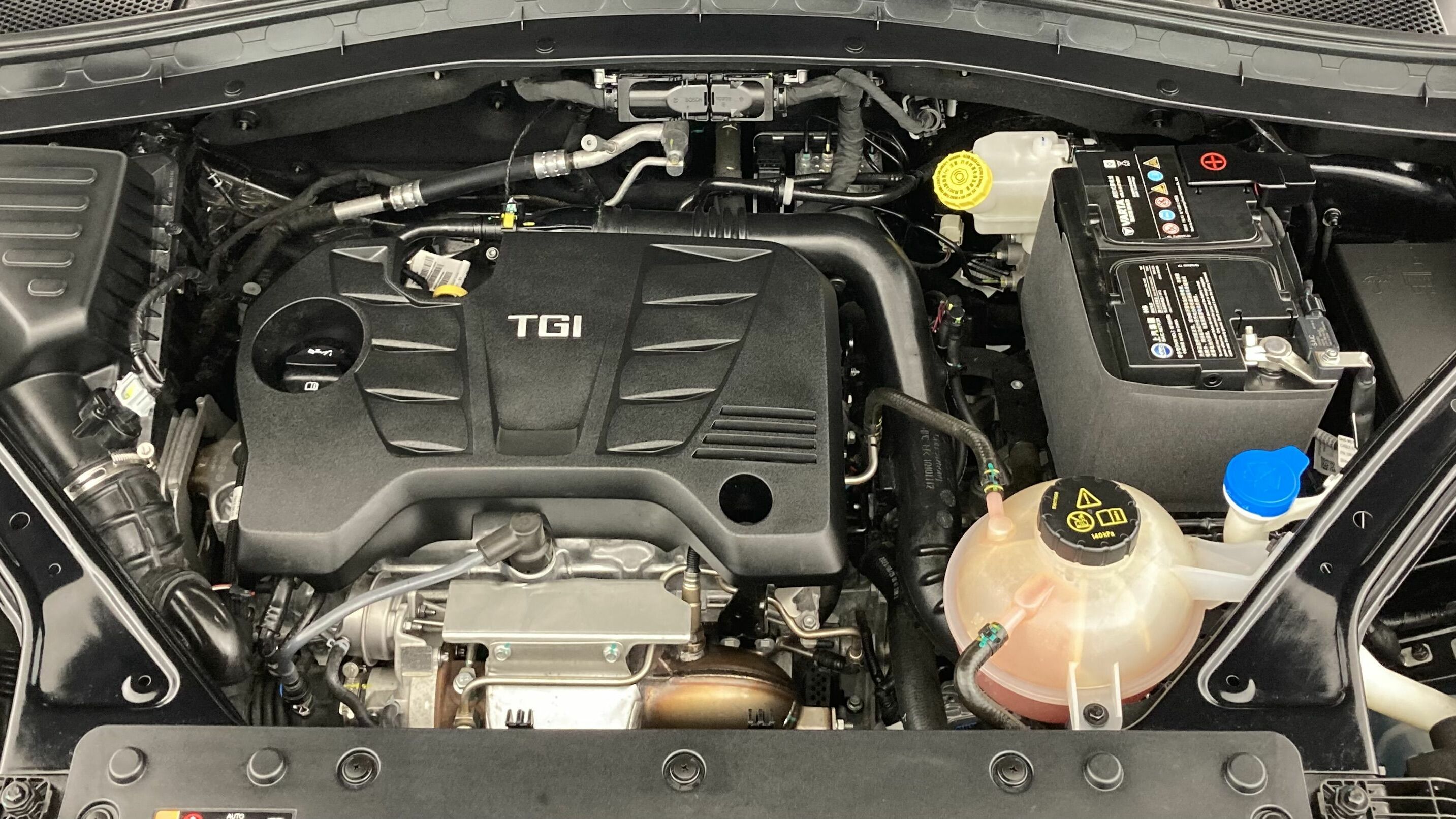 mg hs luxury 1.5 T-GDI 162 AT 2024 pebble black 25