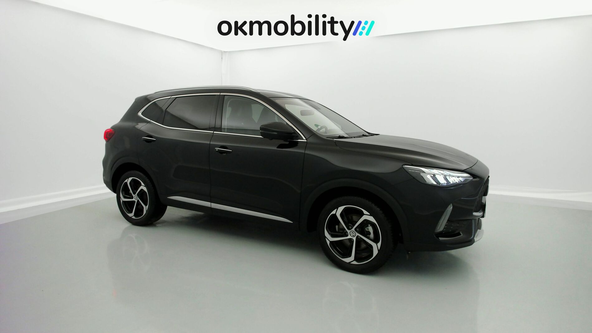 mg hs luxury 1.5 T-GDI 162 AT 2024 pebble black 2