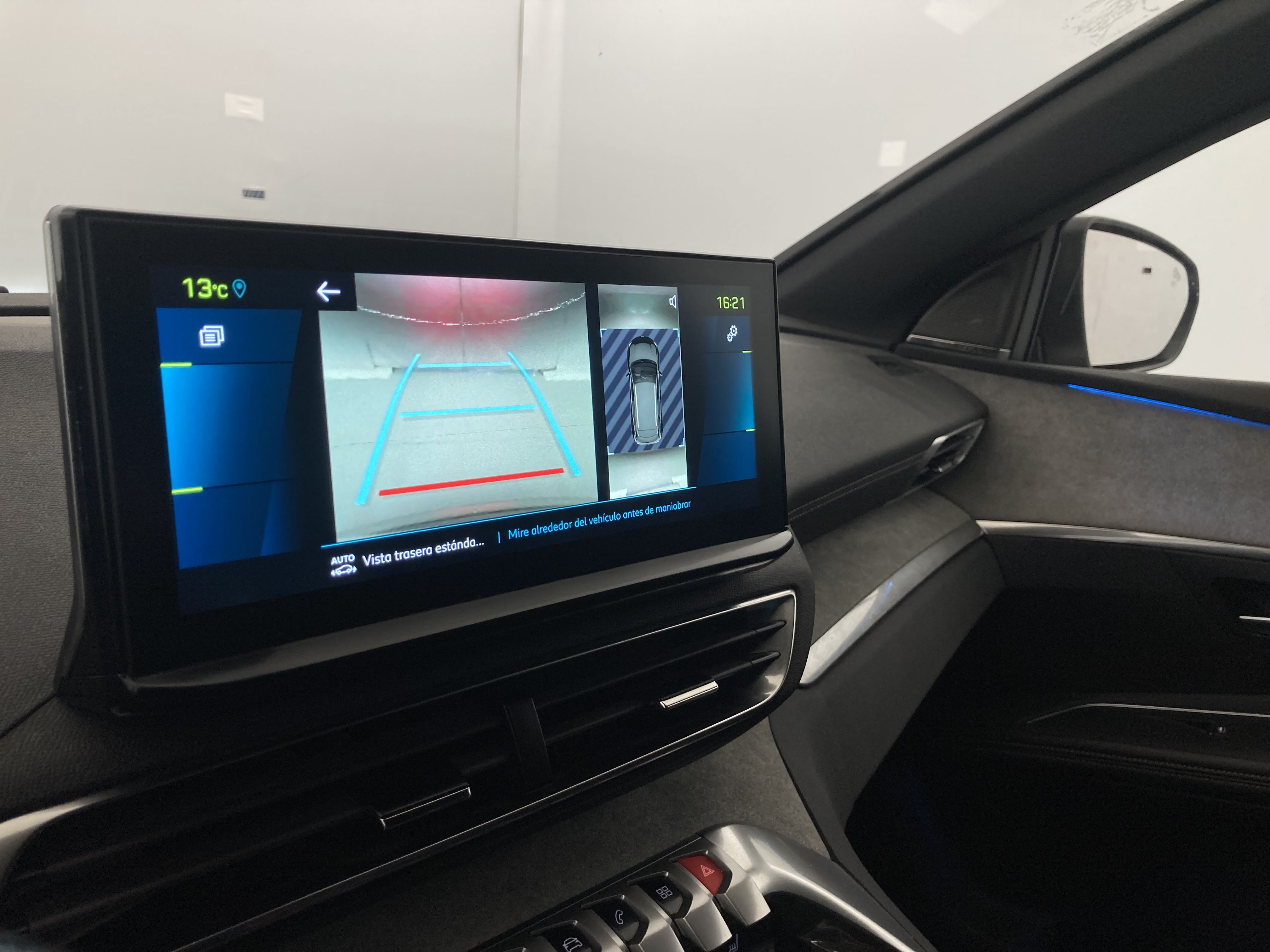 peugeot 3008 gt pack 1.6 HYBRID 300 EAT PHEV 2022 gris artense / negro 24