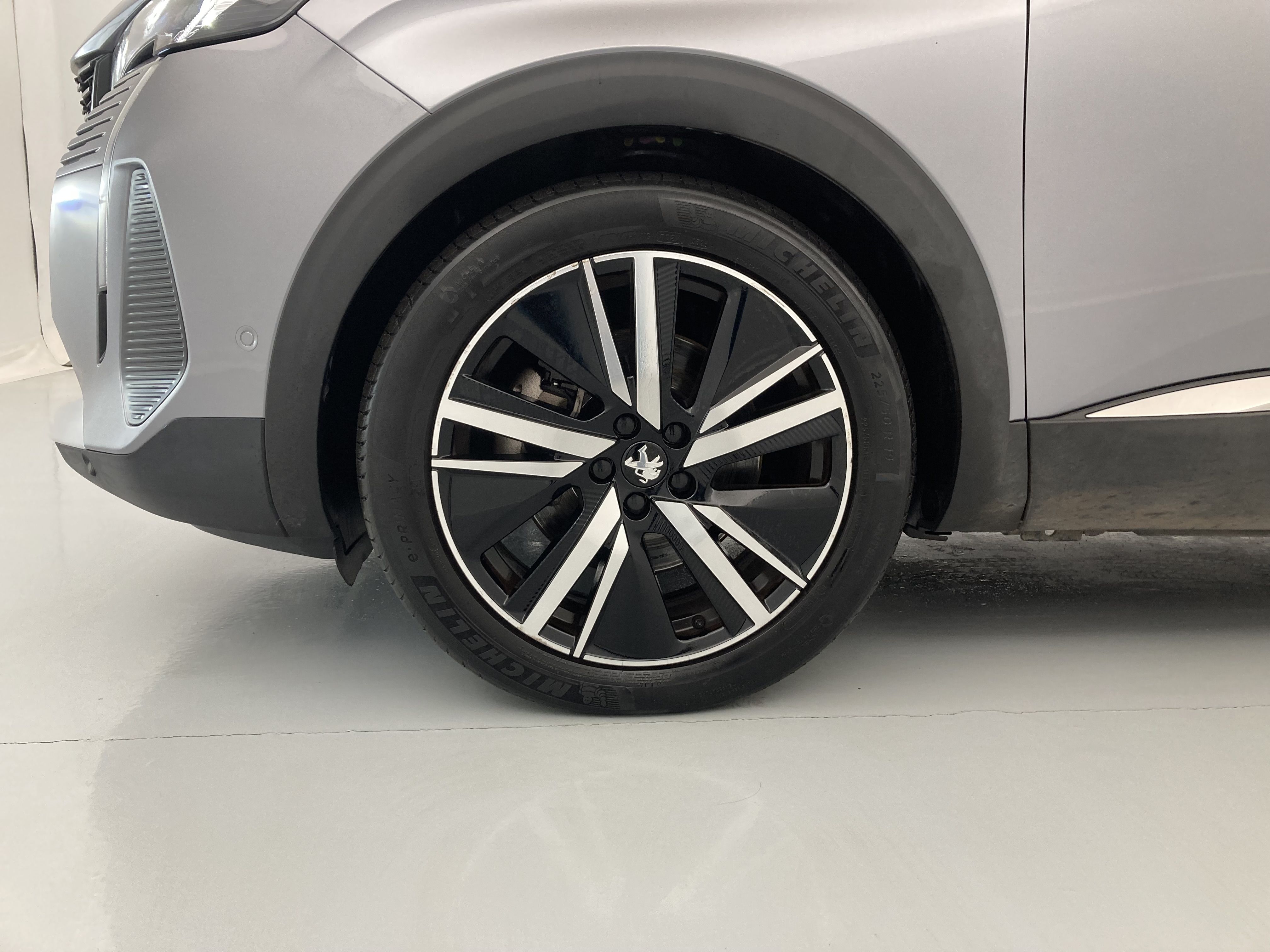 peugeot 3008 gt pack 1.6 HYBRID 300 EAT PHEV 2022 gris artense / negro 31