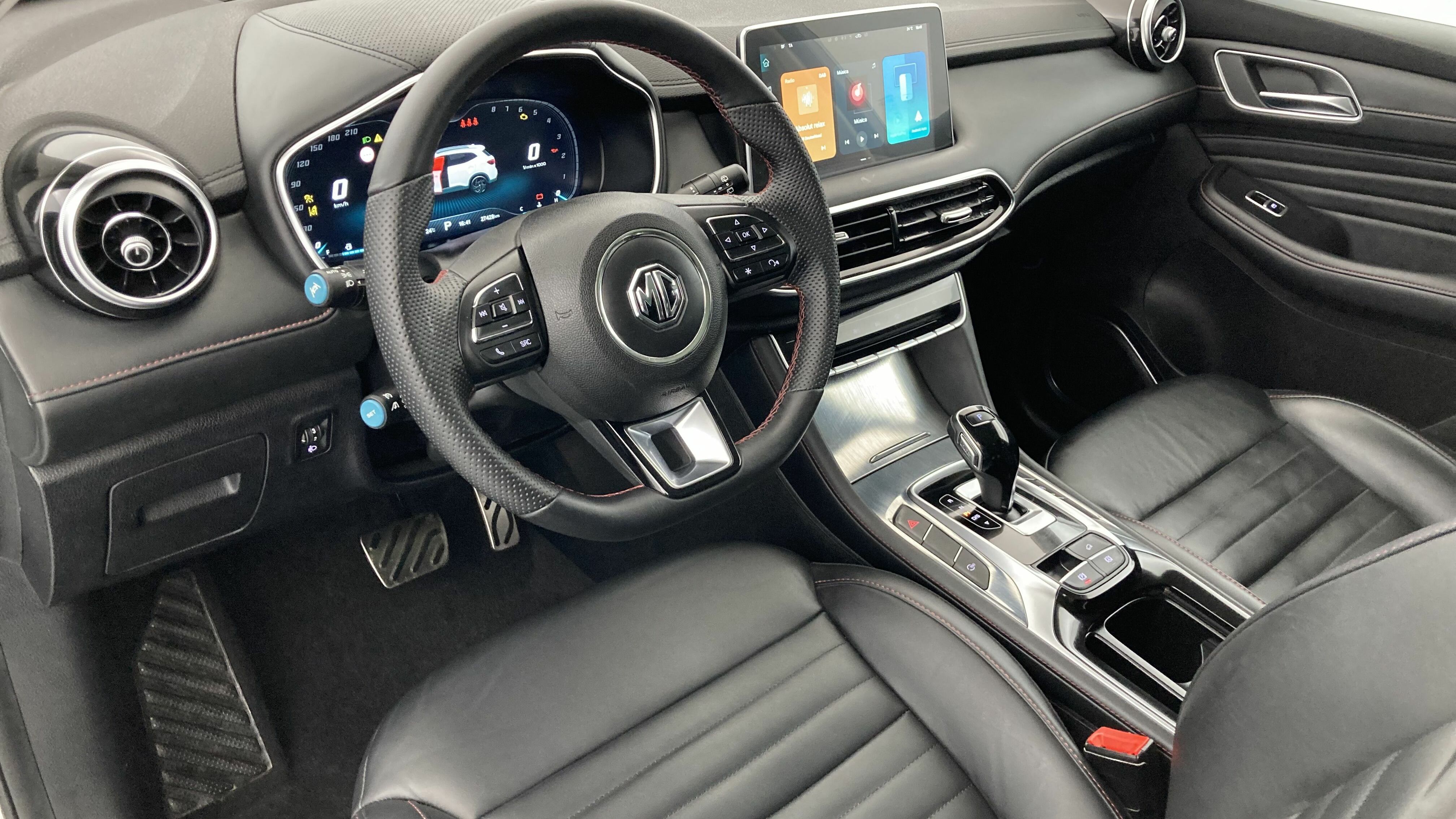 mg hs luxury 1.5 T-GDI 162 AT 2024 dover white 15