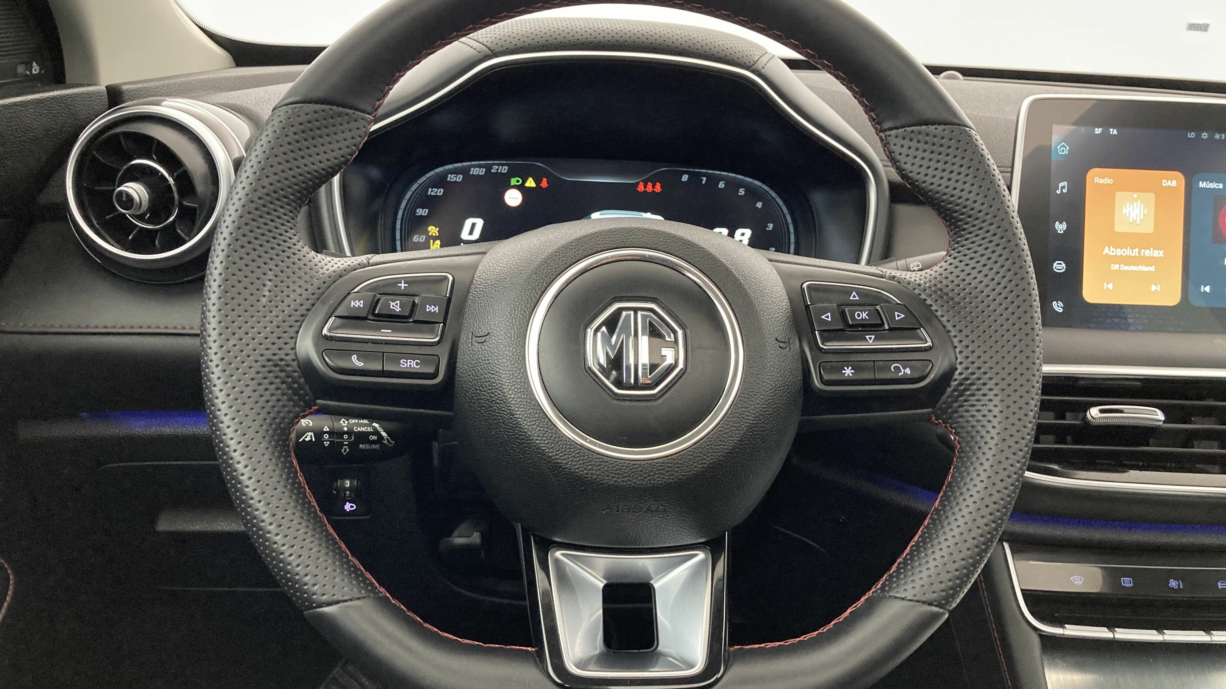 mg hs luxury 1.5 T-GDI 162 AT 2024 dover white 17