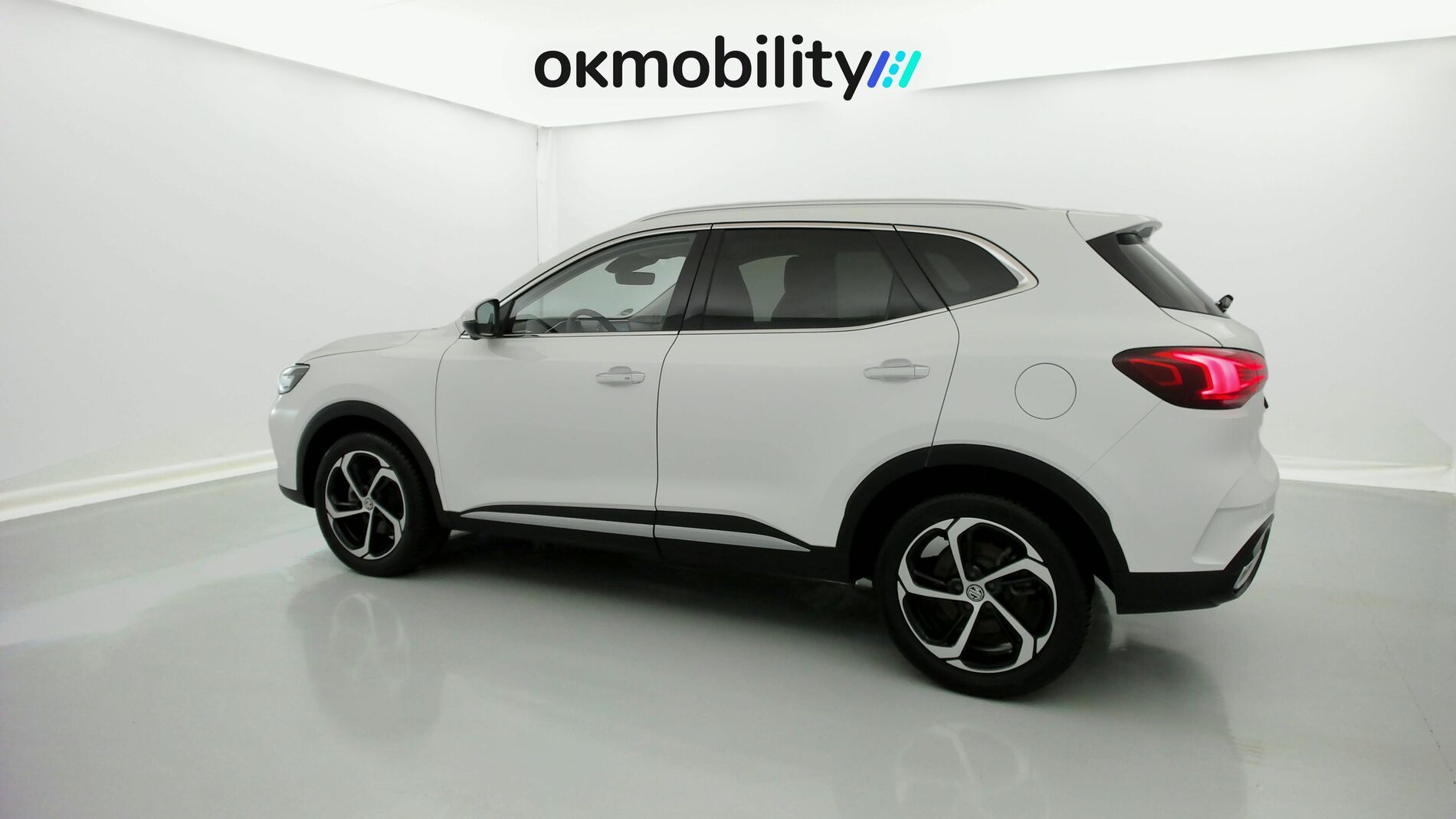 mg hs luxury 1.5 T-GDI 162 AT 2024 dover white 8