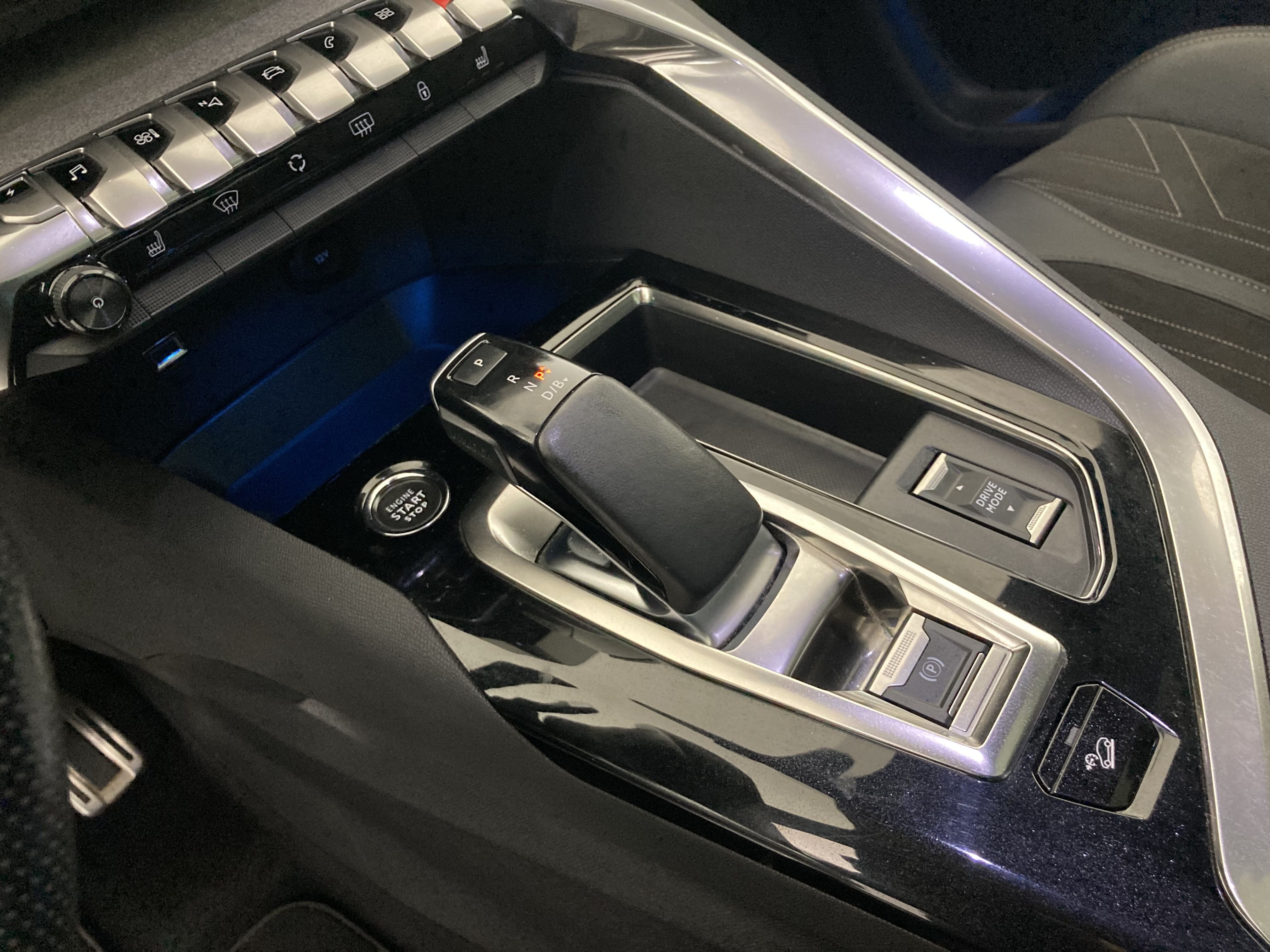 peugeot 3008 gt pack 1.6 HYBRID 300 EAT PHEV 2022 gris artense / negro 12