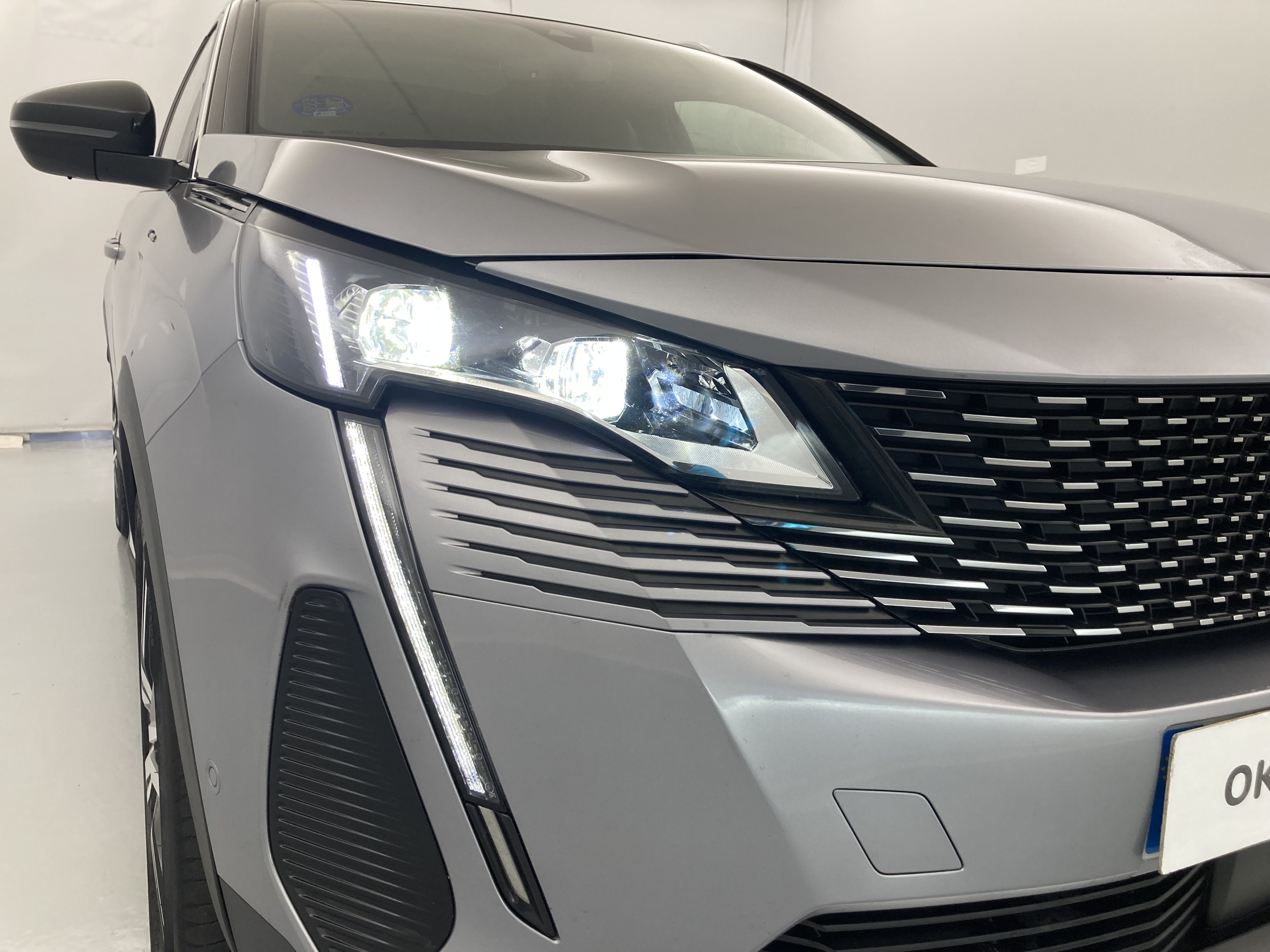 peugeot 3008 gt pack 1.6 HYBRID 300 EAT PHEV 2022 gris artense / negro 14