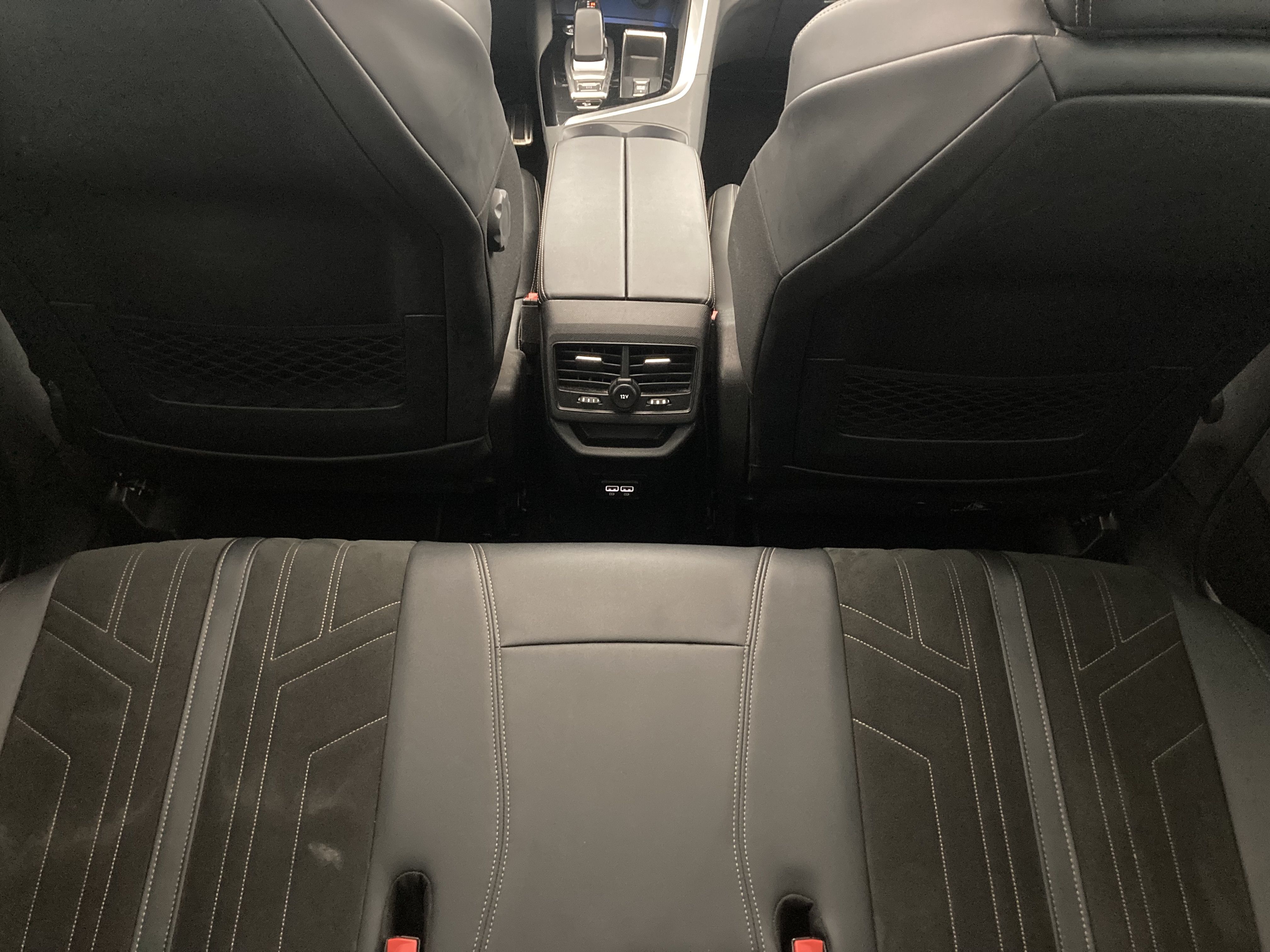 peugeot 3008 gt pack 1.6 HYBRID 300 EAT PHEV 2022 gris artense / negro 16