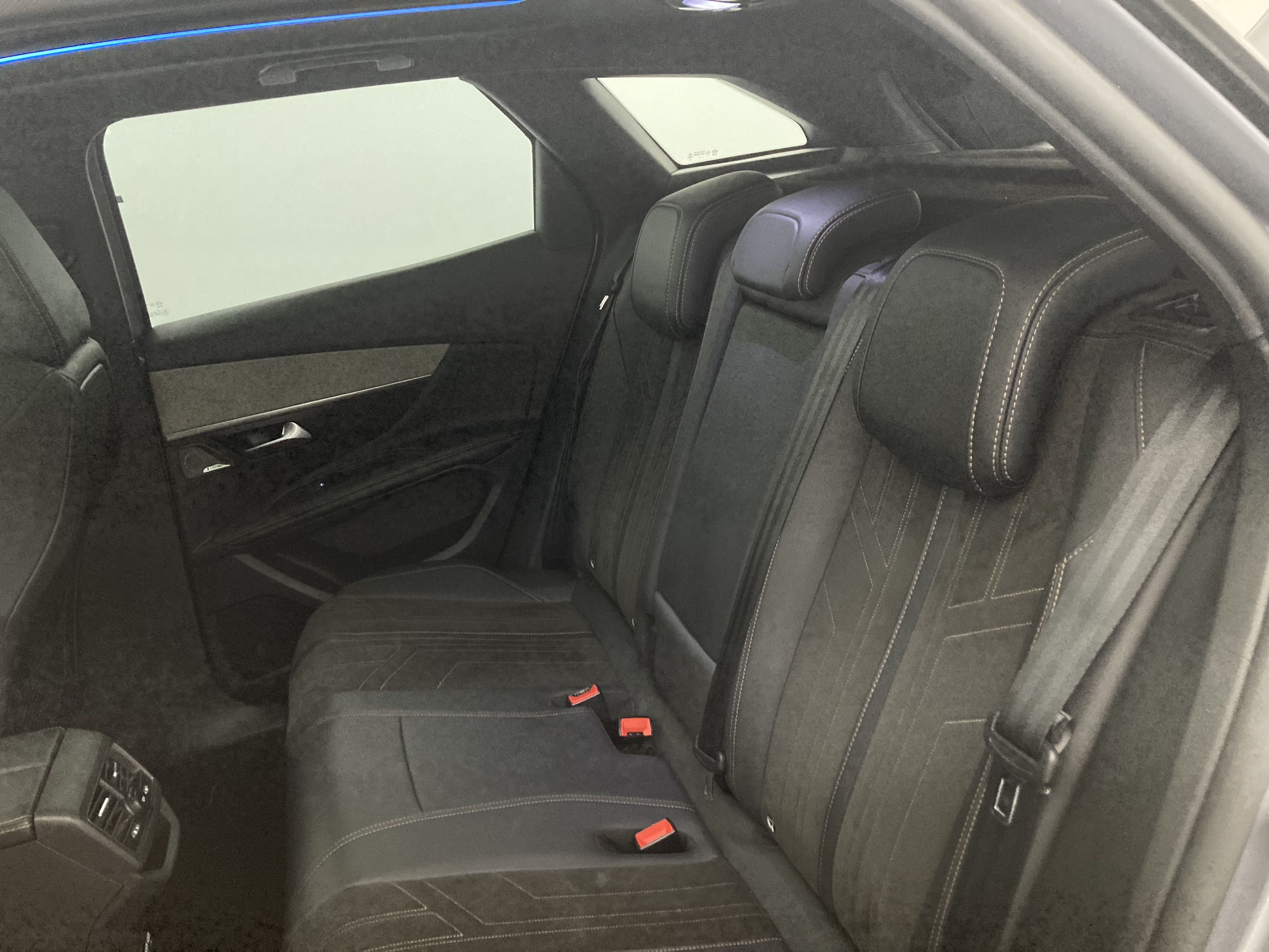 peugeot 3008 gt pack 1.6 HYBRID 300 EAT PHEV 2022 gris artense / negro 21