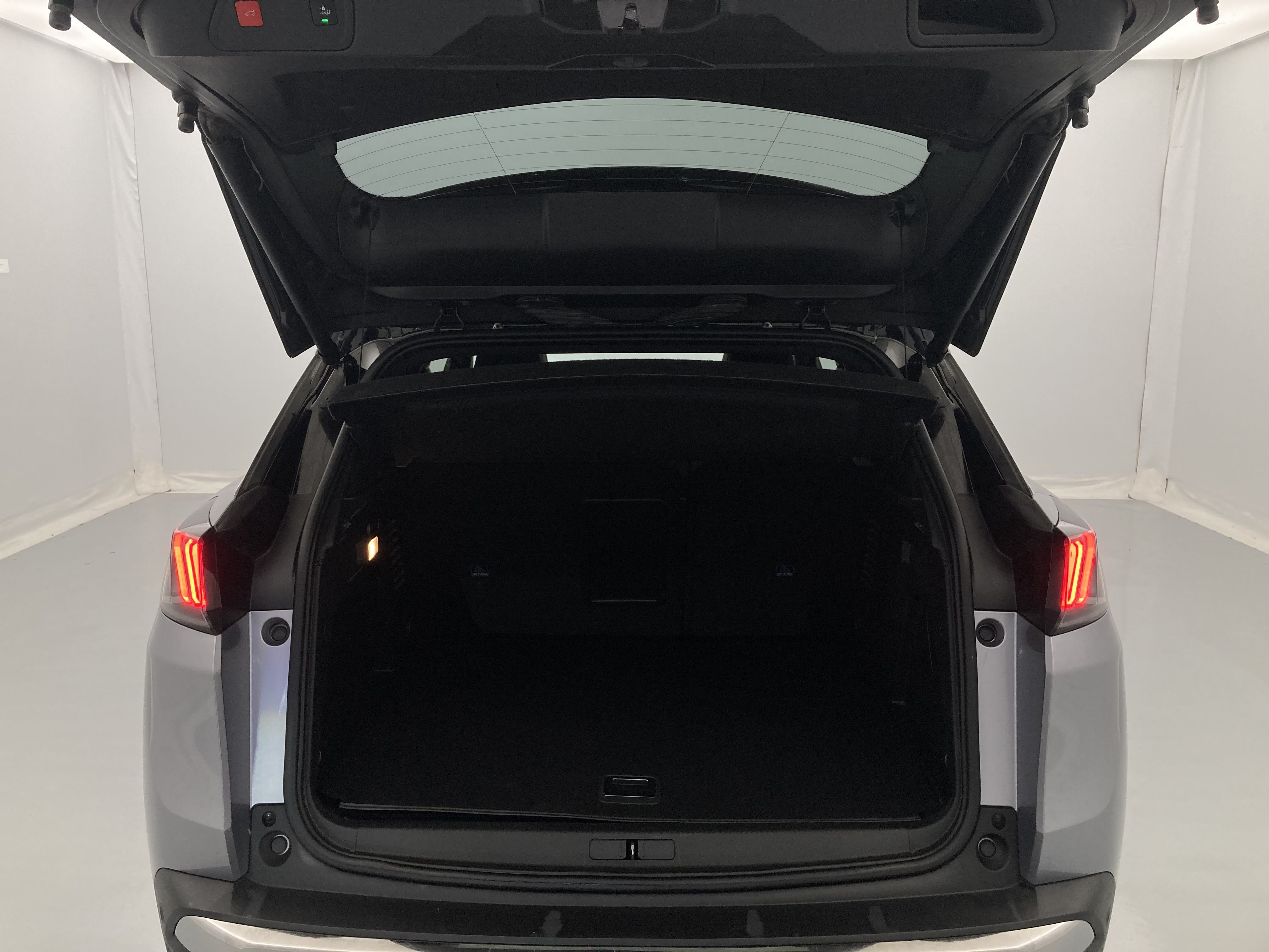 peugeot 3008 gt pack 1.6 HYBRID 300 EAT PHEV 2022 gris artense / negro 22