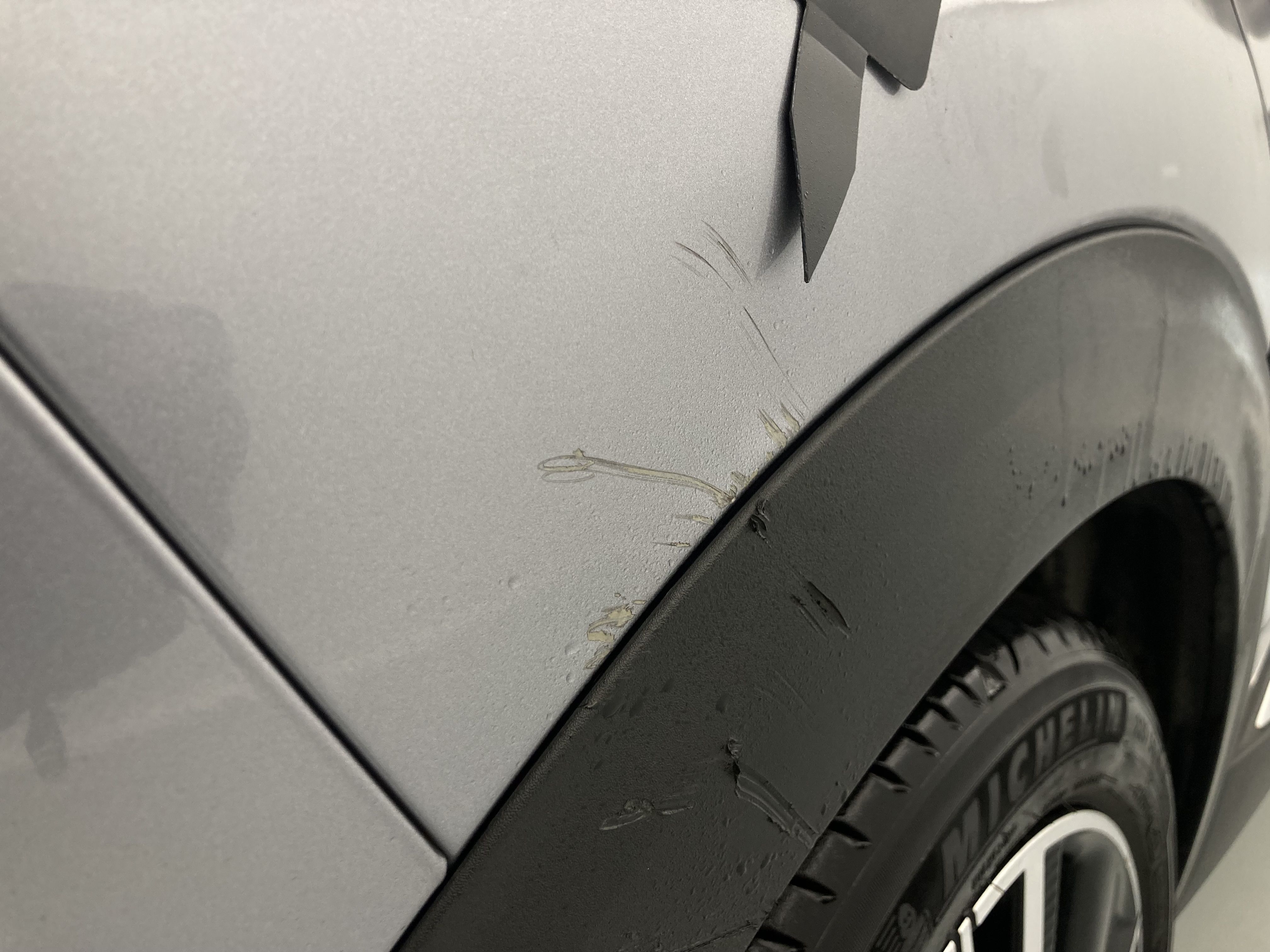 peugeot 3008 gt pack 1.6 HYBRID 300 EAT PHEV 2022 gris artense / negro 25