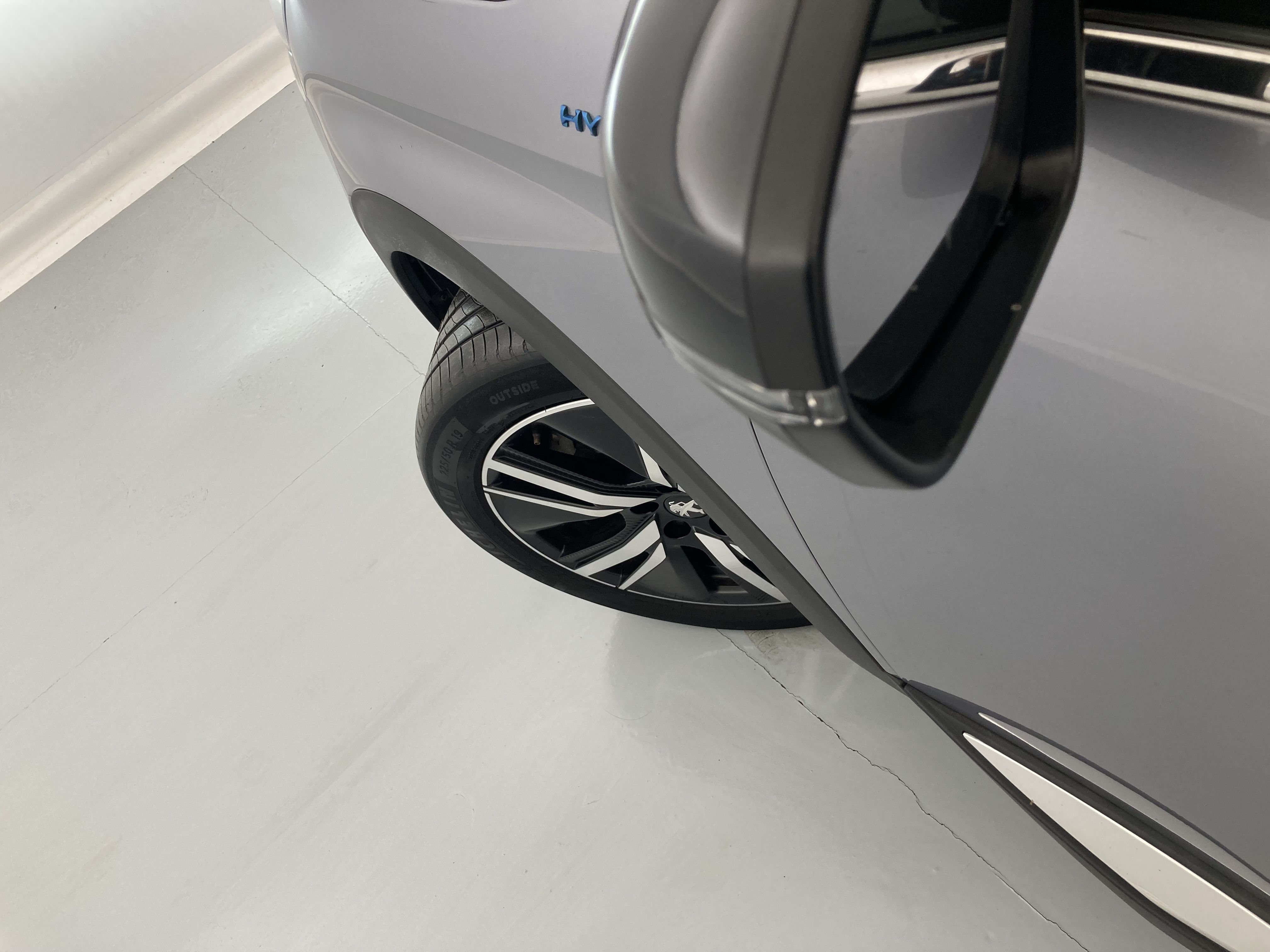 peugeot 3008 gt pack 1.6 HYBRID 300 EAT PHEV 2022 gris artense / negro 38