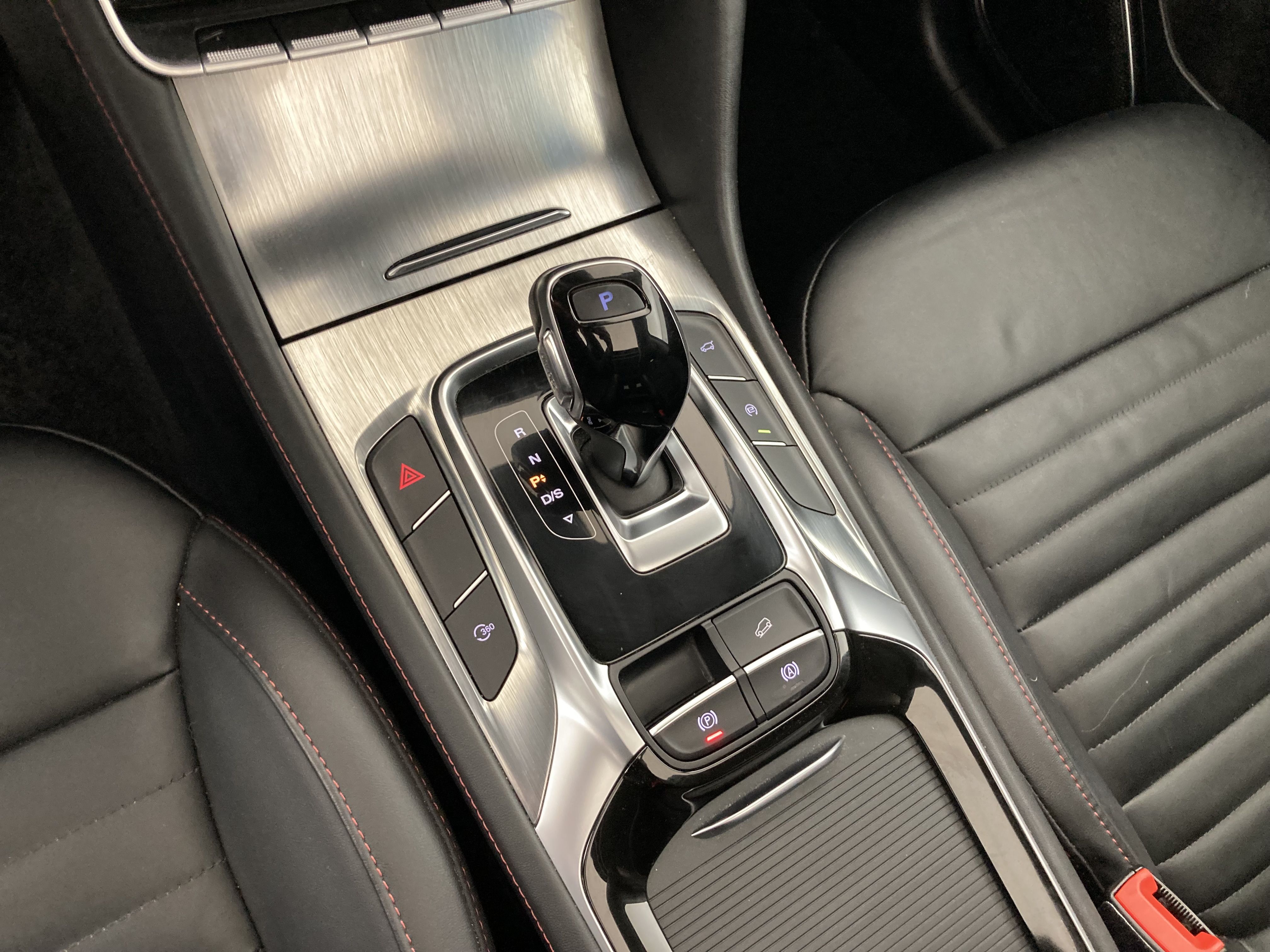 mg hs luxury 1.5 T-GDI 162 AT 2024 pebble black 13