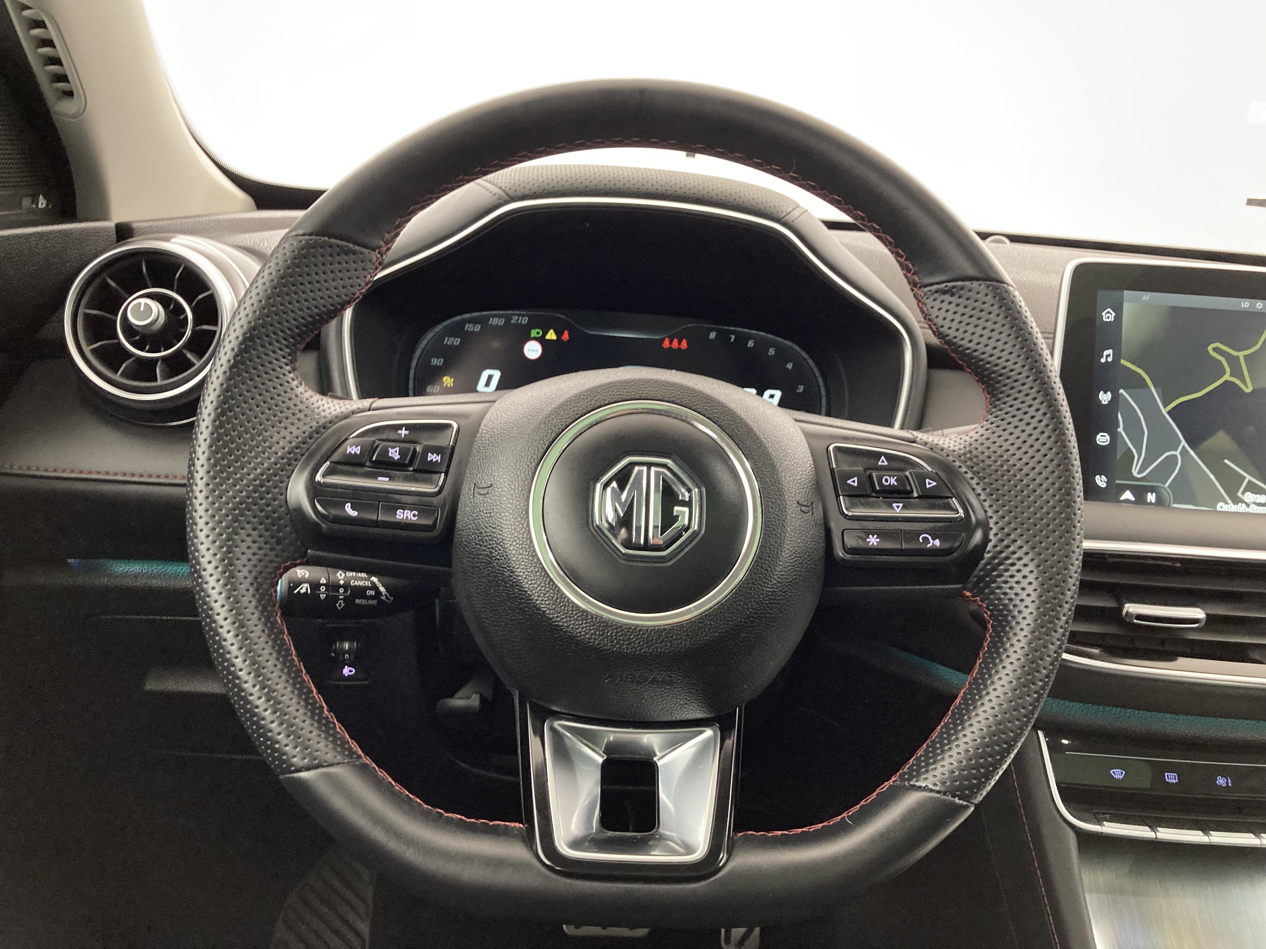 mg hs luxury 1.5 T-GDI 162 AT 2024 pebble black 19