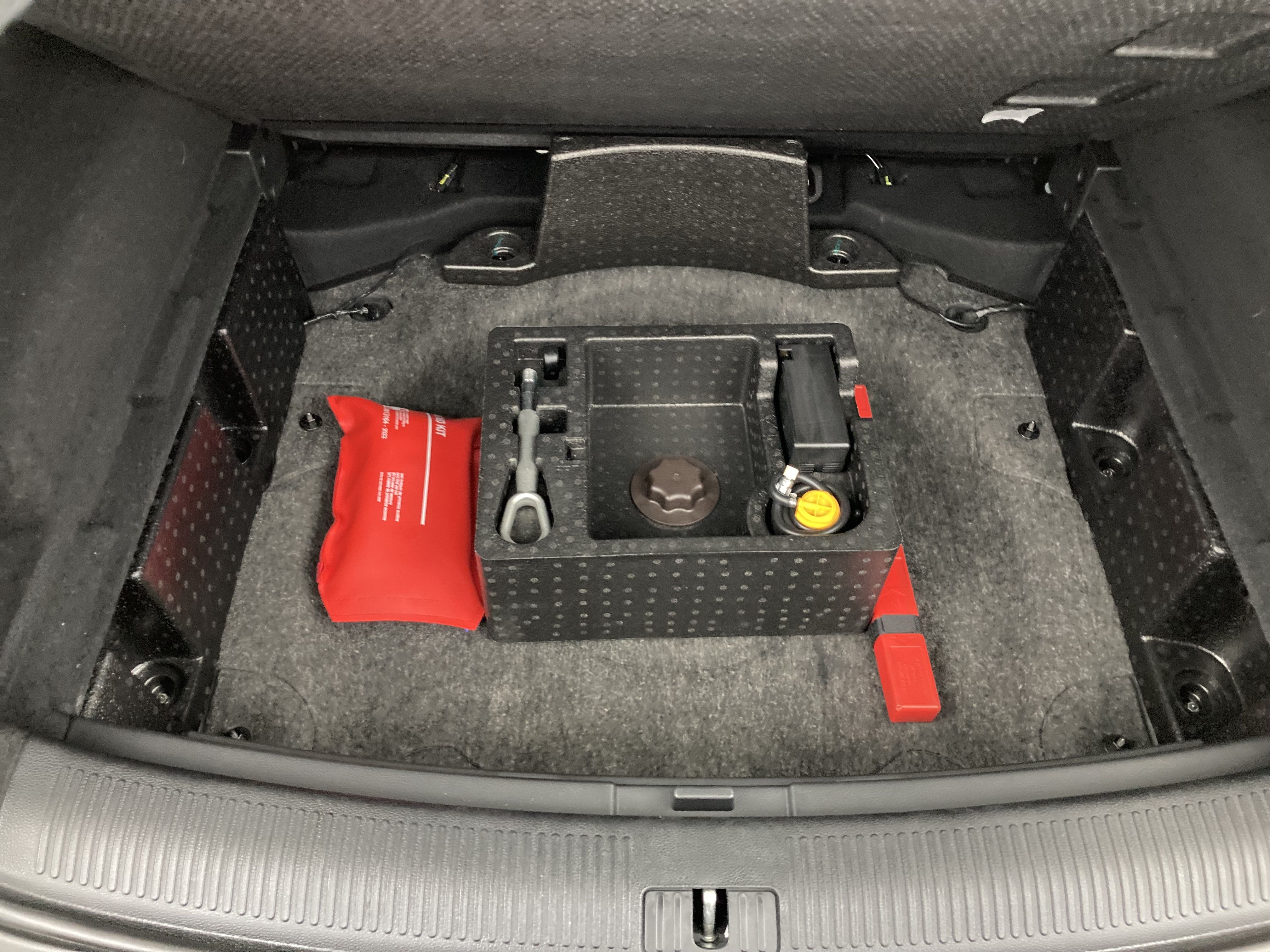 mg hs luxury 1.5 T-GDI 162 AT 2024 pebble black 21