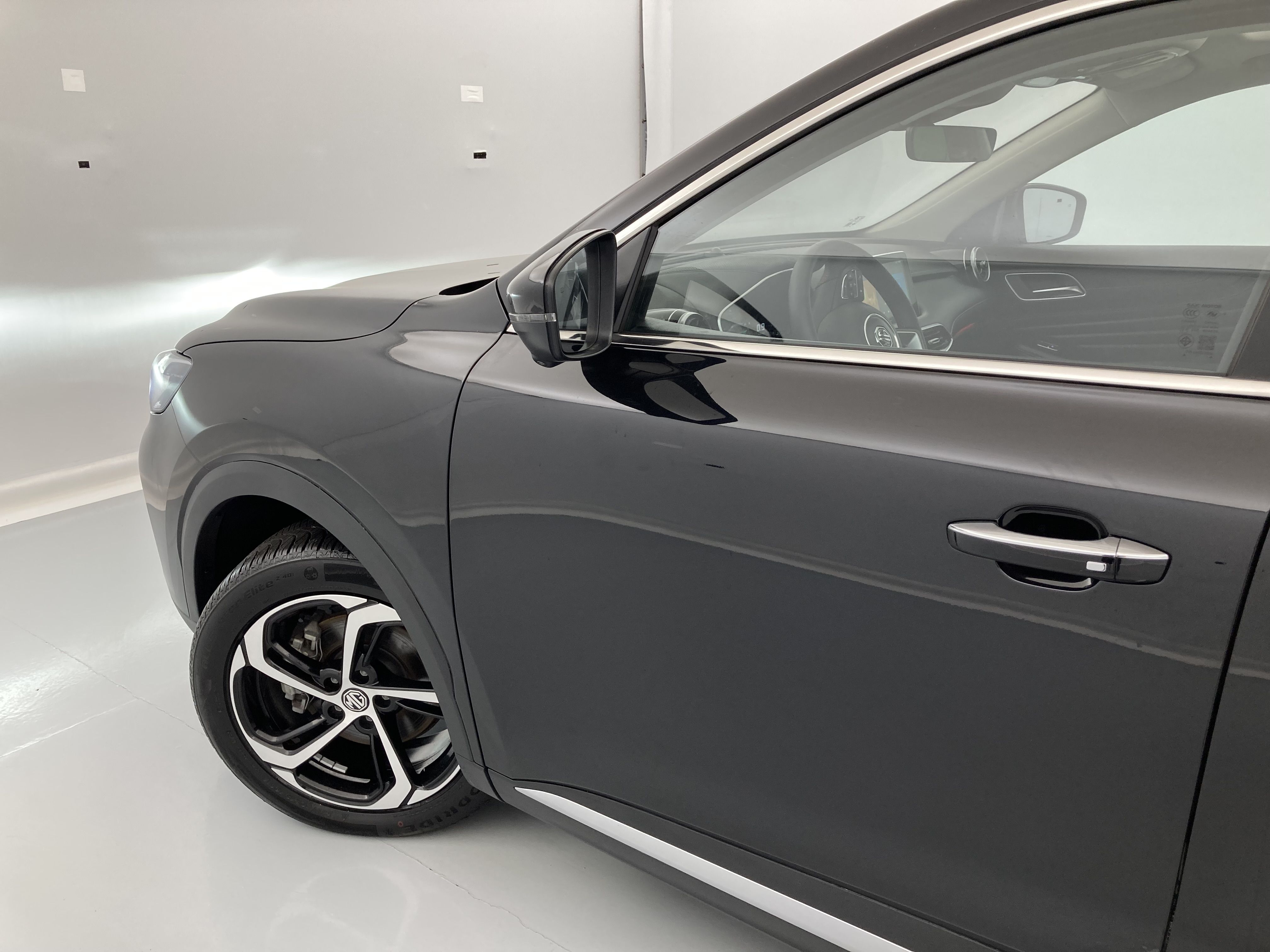 mg hs luxury 1.5 T-GDI 162 AT 2024 pebble black 25