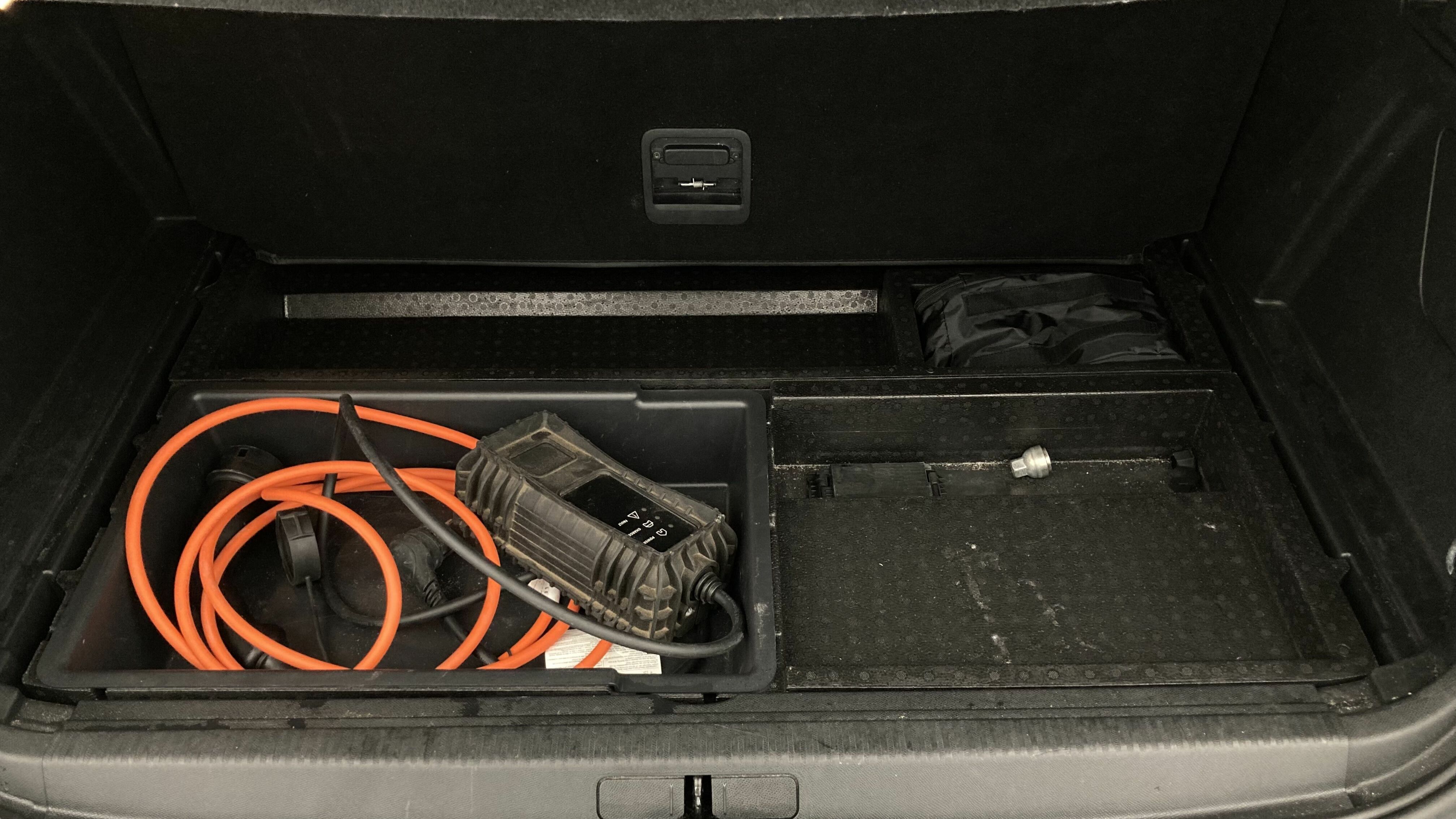 peugeot 3008 gt pack 1.6 HYBRID 300 EAT PHEV 2022 gris artense / negro 22