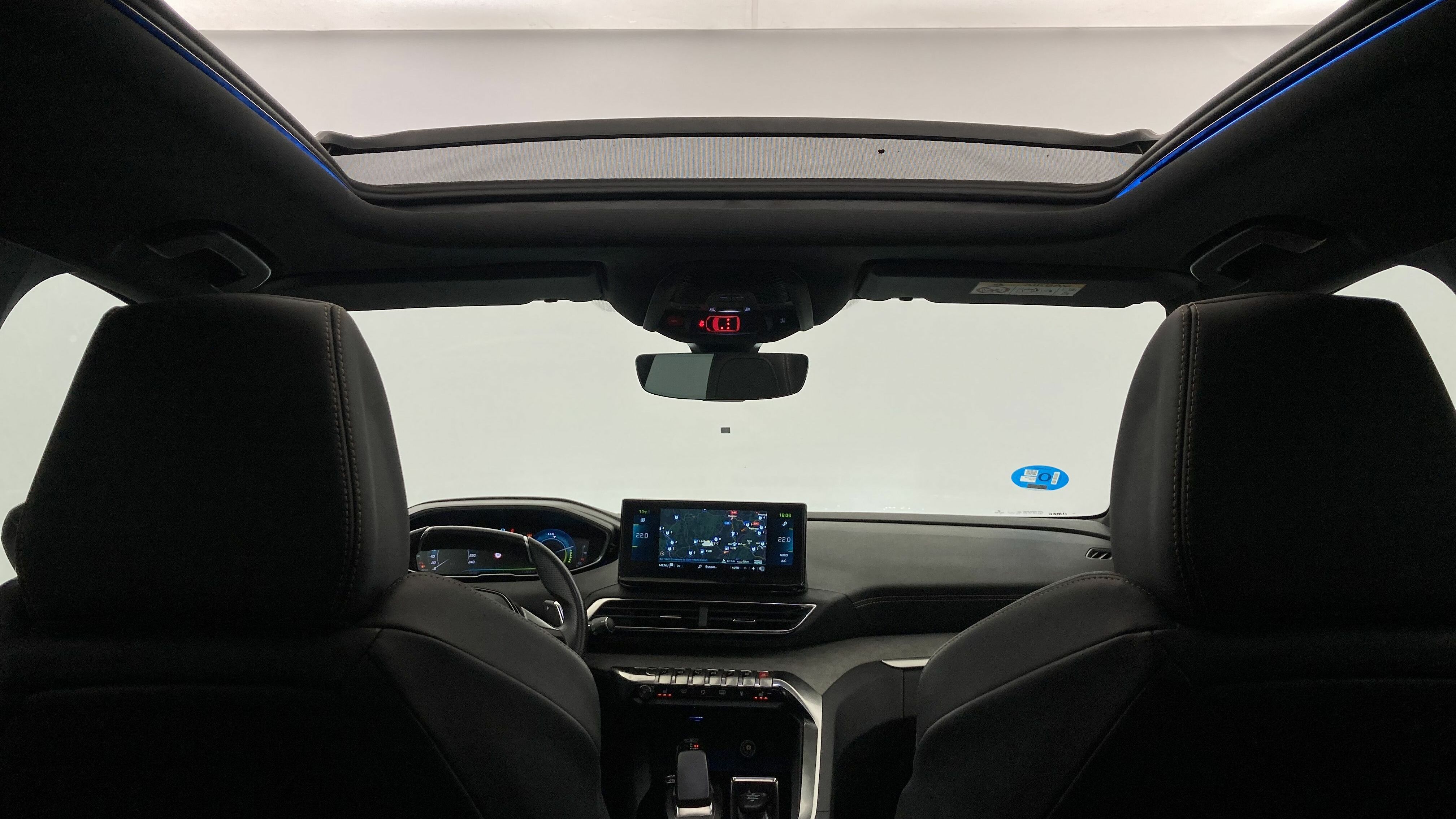 peugeot 3008 gt pack 1.6 HYBRID 300 EAT PHEV 2022 gris artense / negro 31