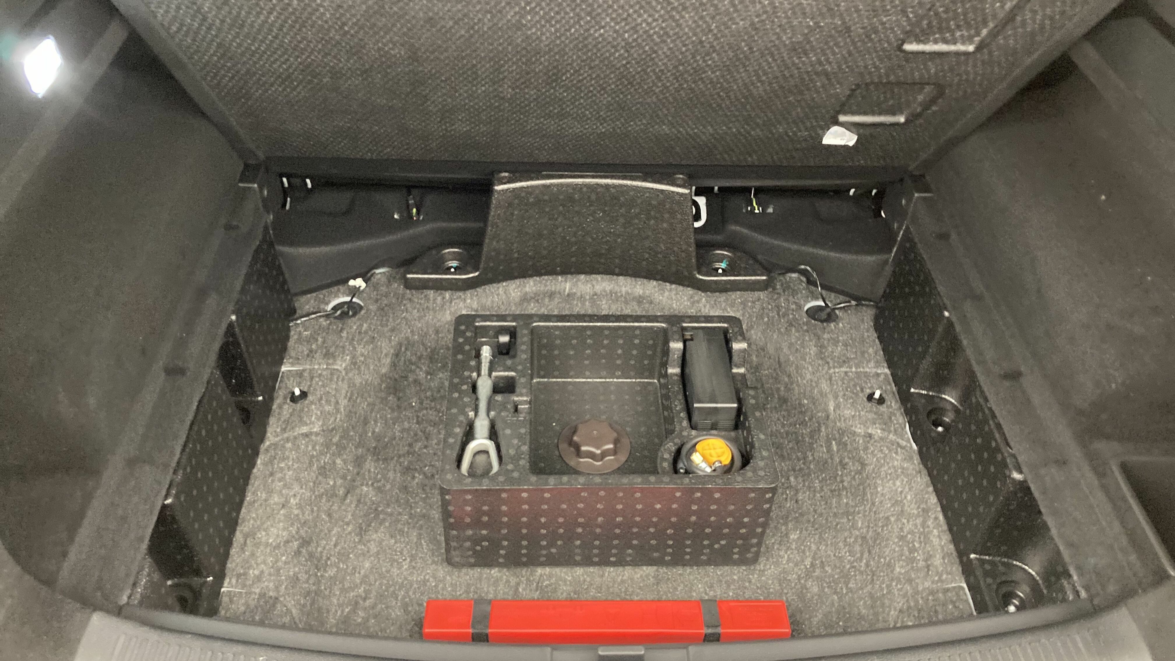 mg hs luxury 1.5 T-GDI 162 AT 2024 dover white 23