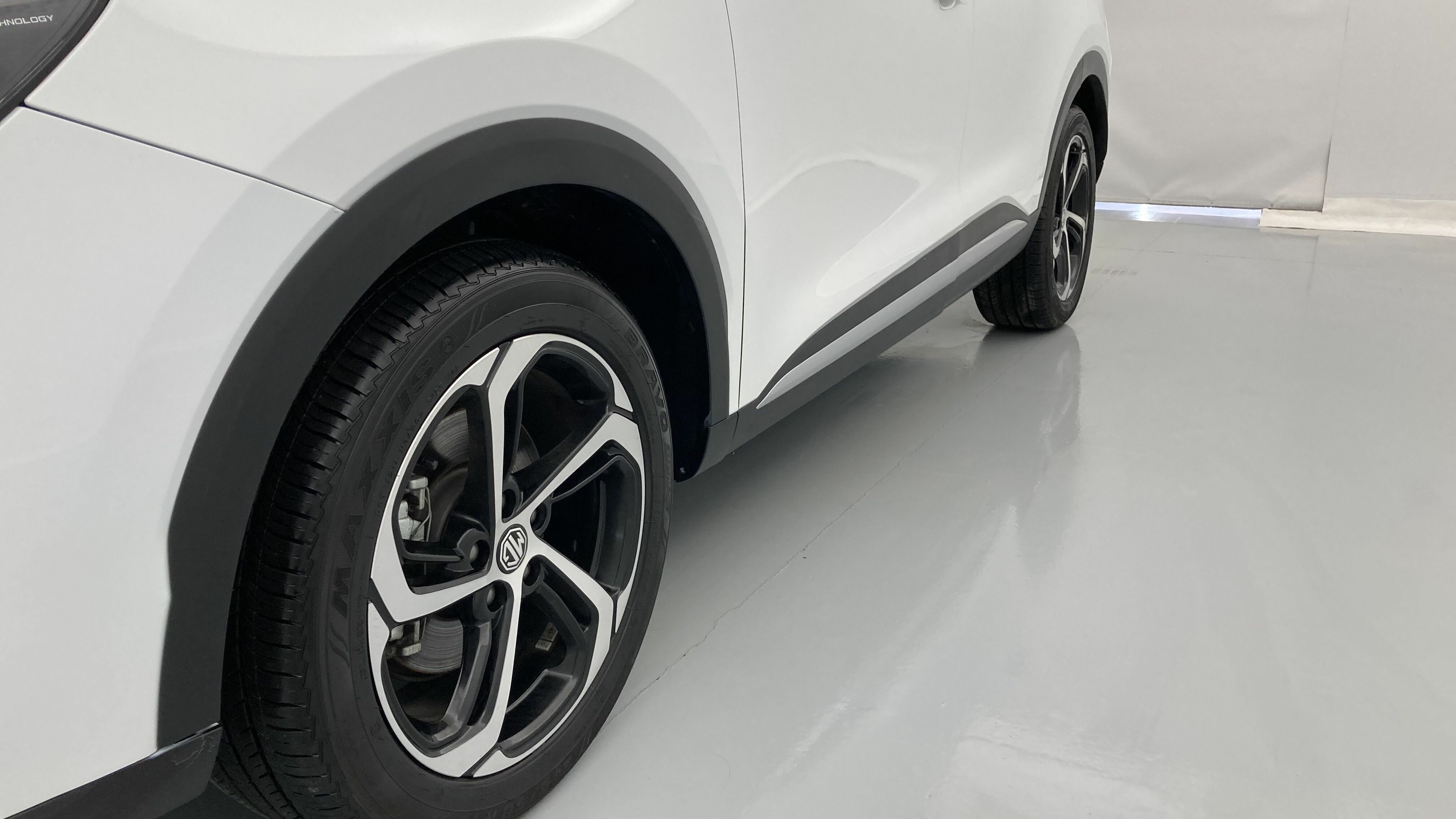 mg hs luxury 1.5 T-GDI 162 AT 2024 dover white 26