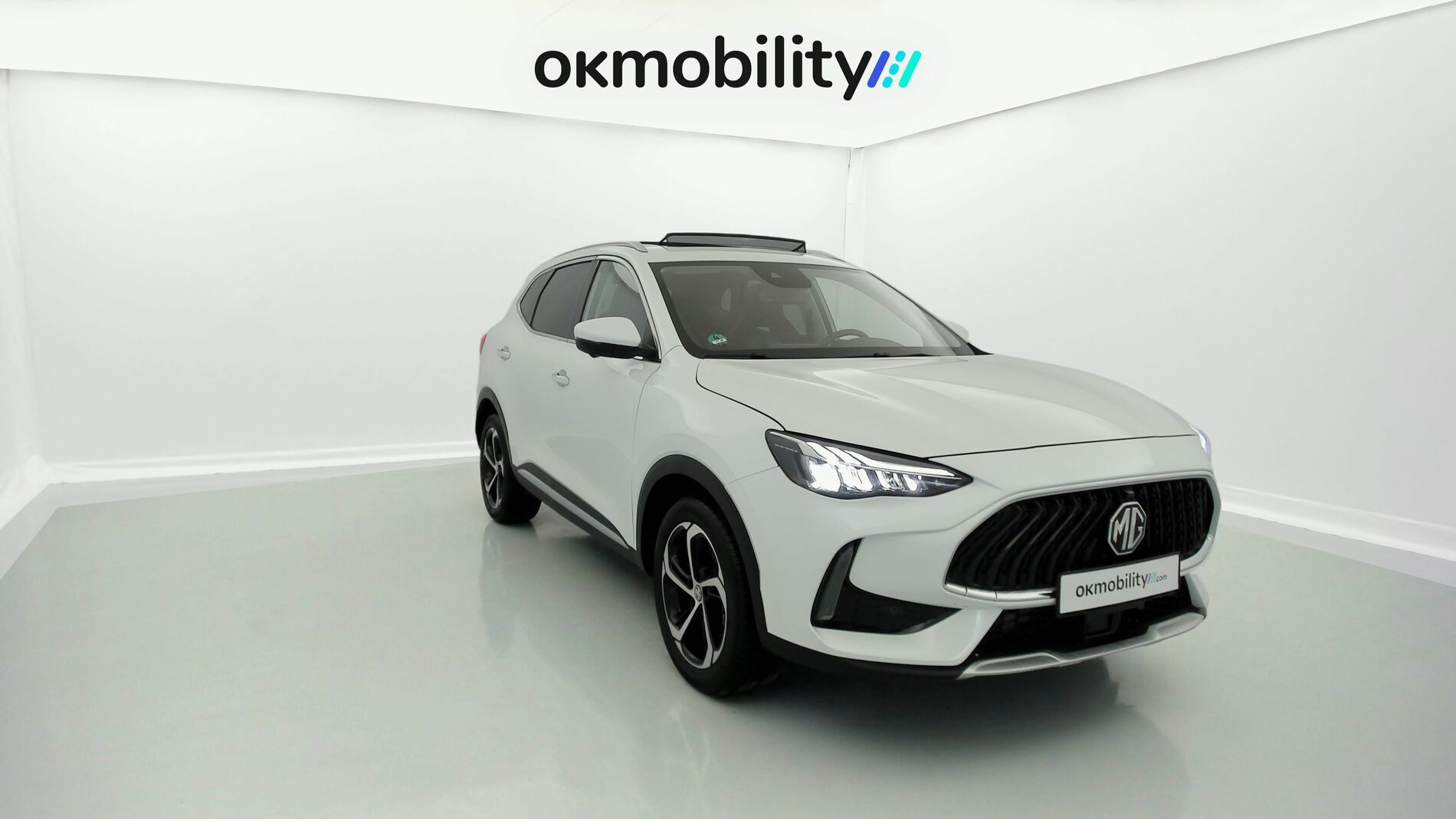 mg hs luxury 1.5 T-GDI 162 AT 2024 dover white 3