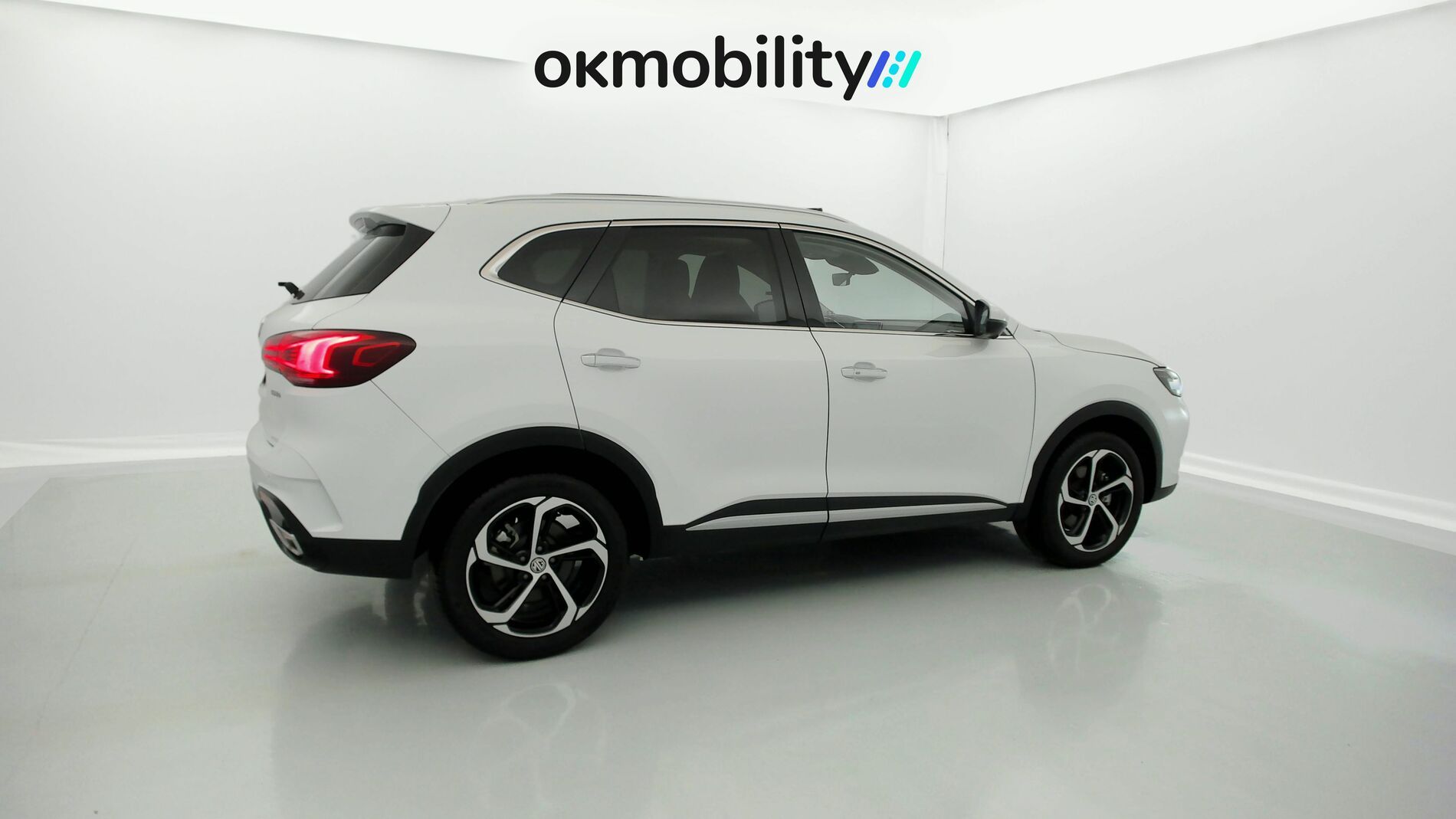 mg hs luxury 1.5 T-GDI 162 AT 2024 dover white 12