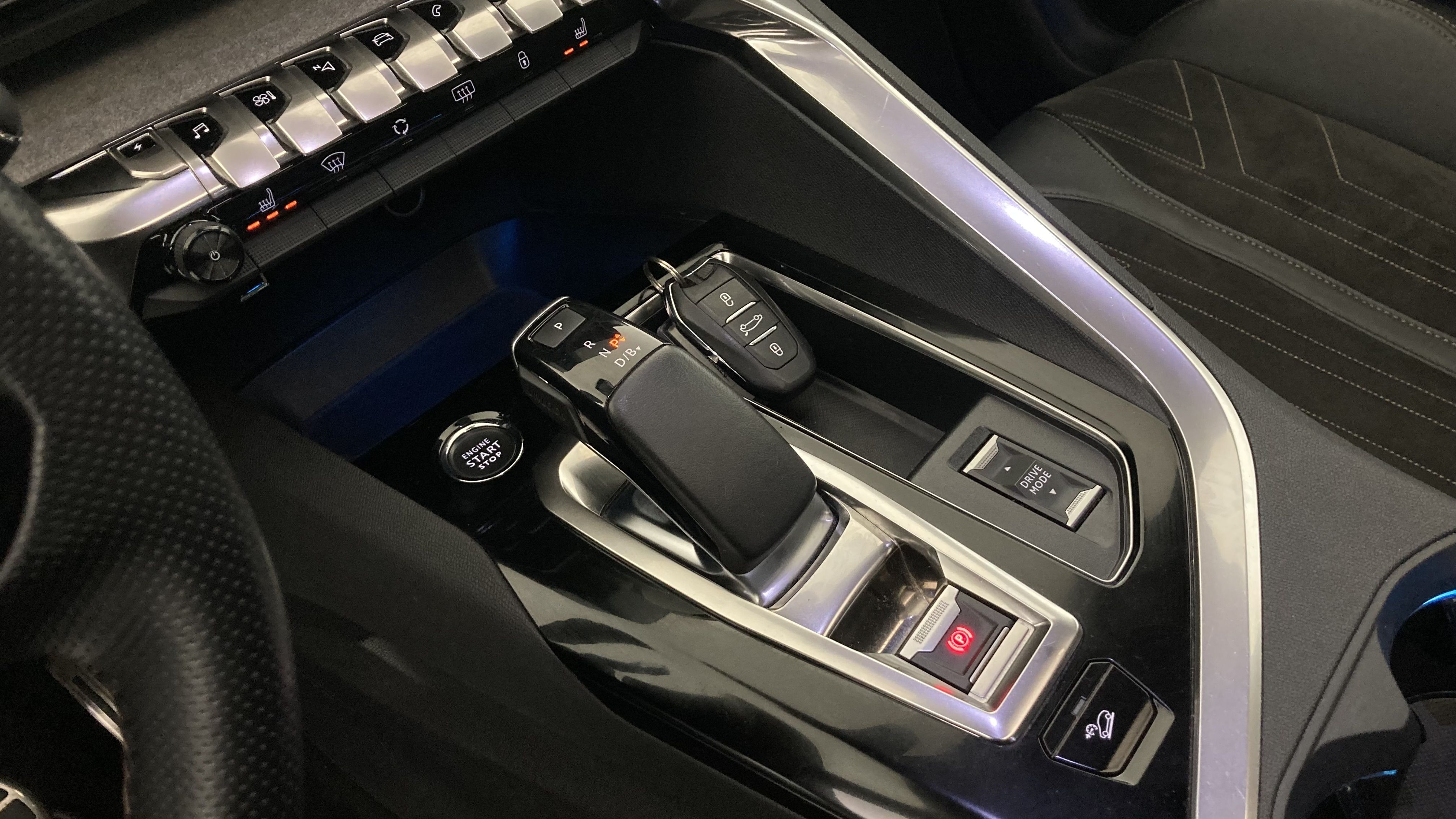 peugeot 3008 gt pack 1.6 HYBRID 300 EAT PHEV 2022 gris artense / negro 13