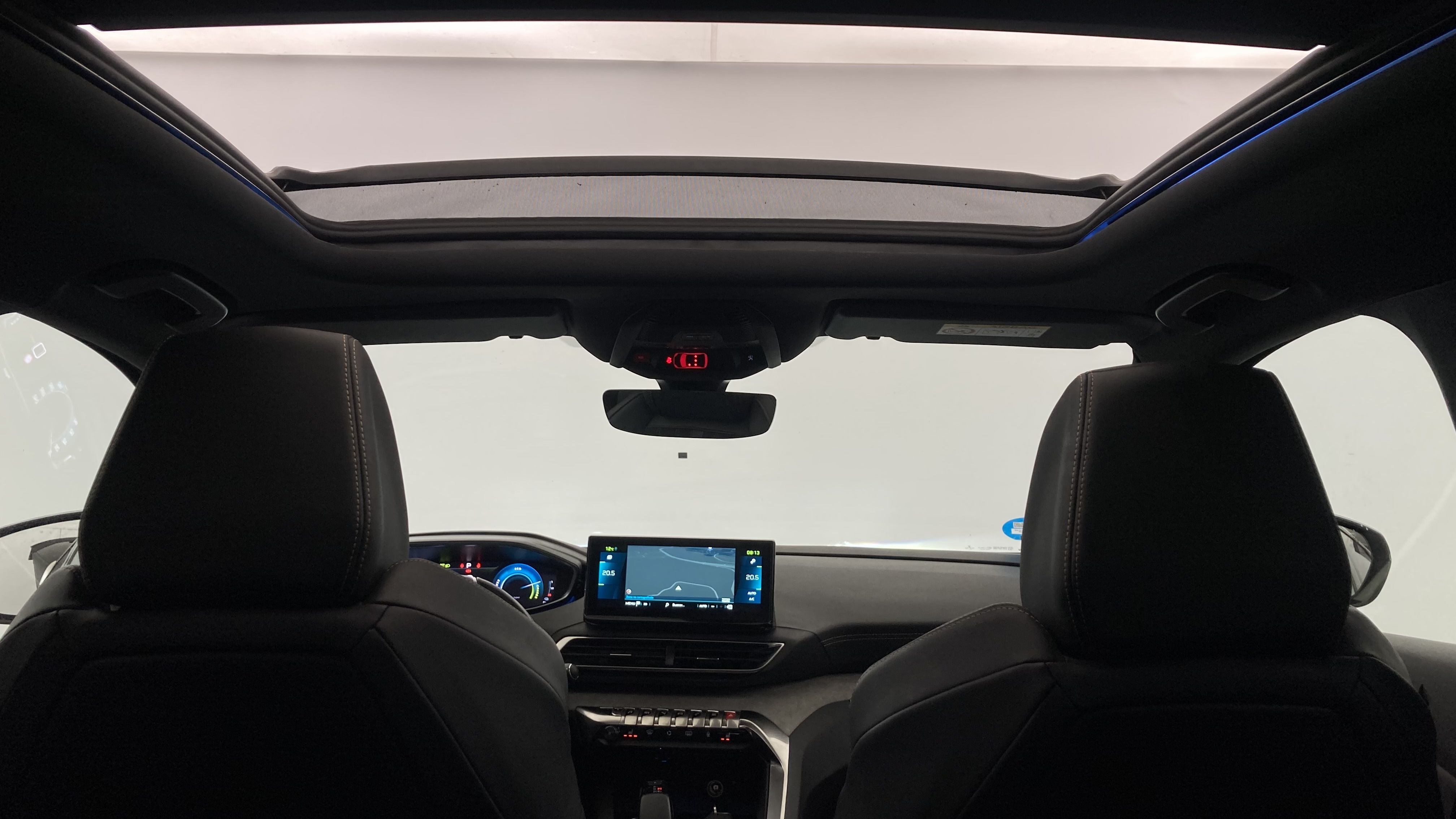 peugeot 3008 gt pack 1.6 HYBRID 300 EAT PHEV 2022 gris artense / negro 26