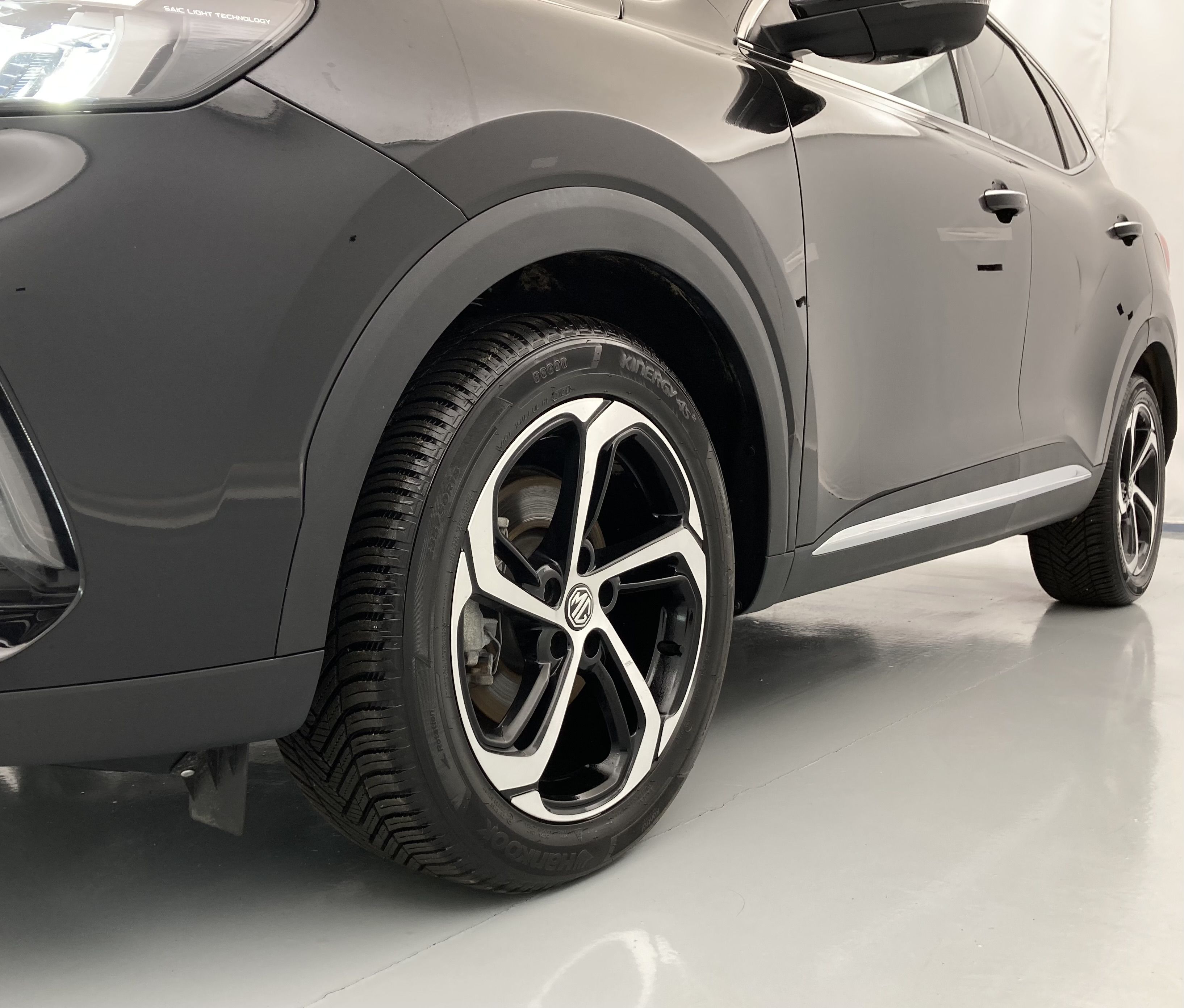 mg hs luxury 1.5 T-GDI 162 AT 2024 pebble black 28